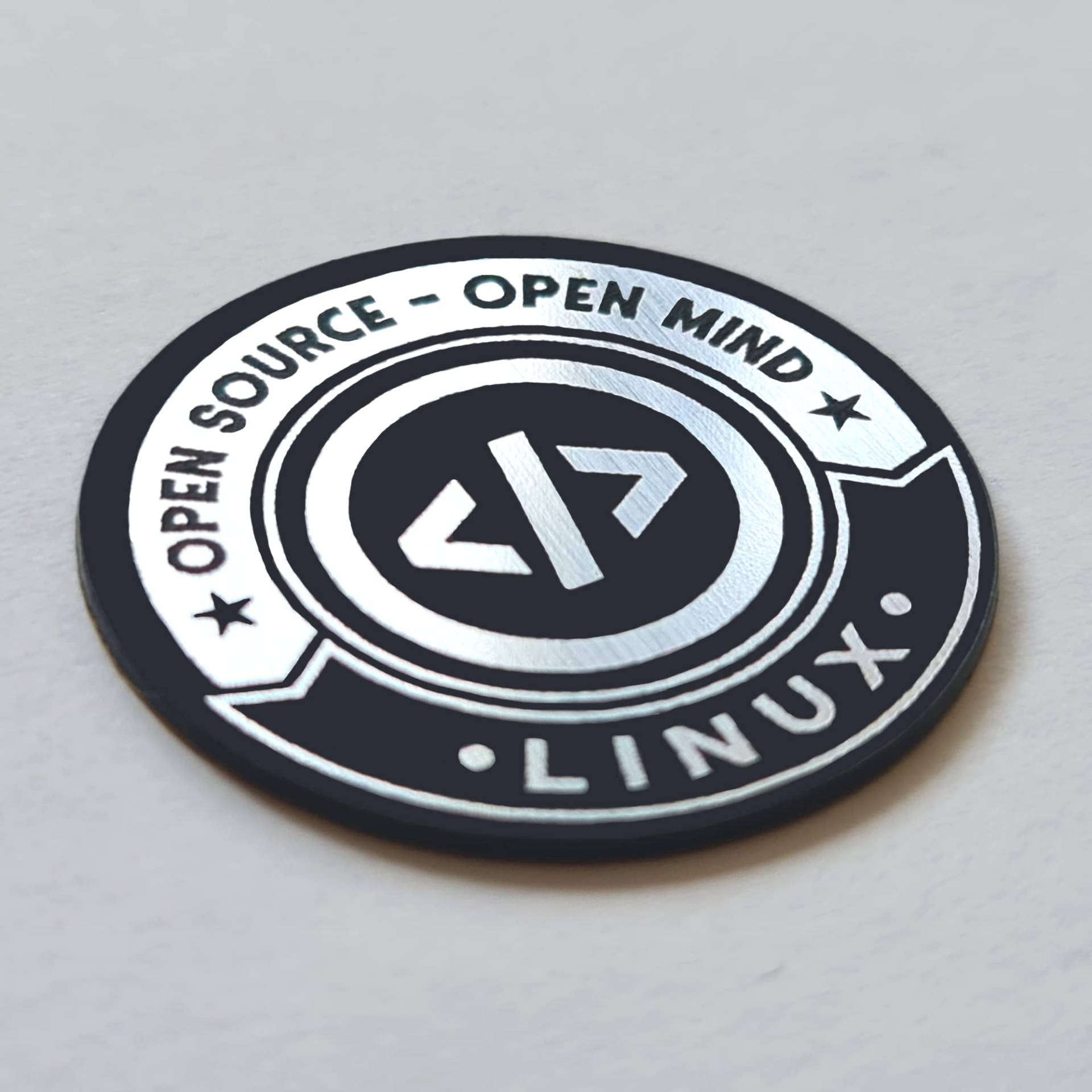 Linux Aufkleber Case Badge Decal Chrome Reflective Linux Aufkleber Case Badge Decal Chrome Reflective von LINUX
