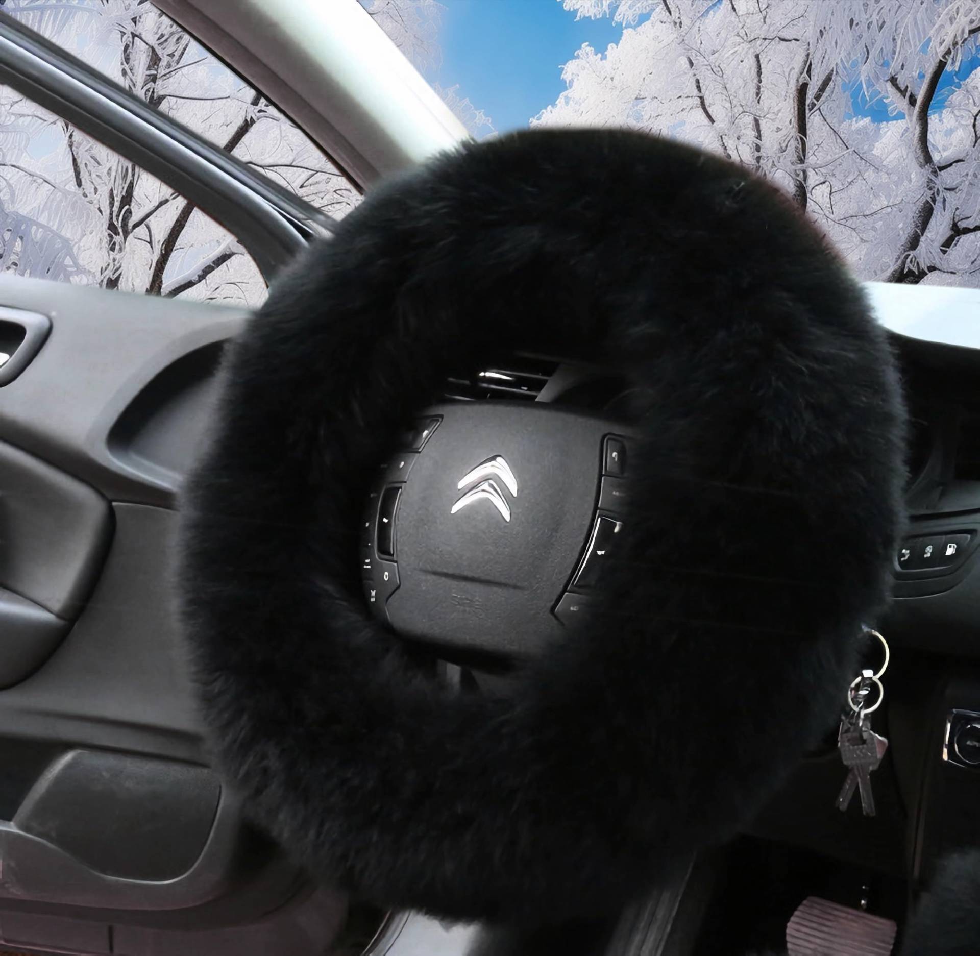 LOMTRATS Mehrfarbiger Flauschiger Auto-Lenkradbezug mit winterwarmer Reiner Wolle, modisch, passend für die meisten Autos, für Damen oder Herren LOMTRATS Mehrfarbiger Flauschiger Auto-Lenkradbezug mit winterwarmer Reiner Wolle, modisch, passend für die meisten Autos, für Damen oder Herren von LOMTRATS