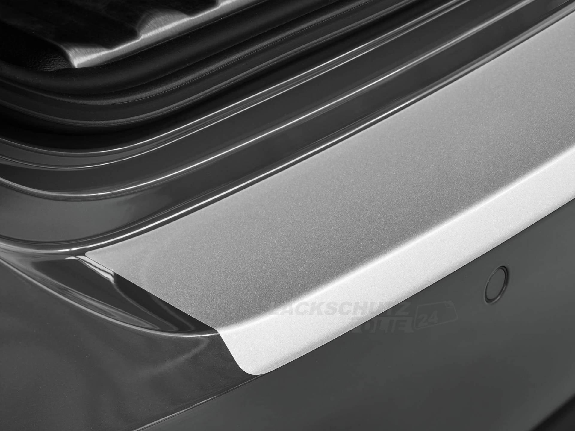 LSF24 - Ladekantenschutzfolie - Silber Glatt Hochglänzend passend für Audi A4 Avant (Kombi) B9, Typ 8W, ab BJ 11/2015 + Facelift von Lackschutzfolie24