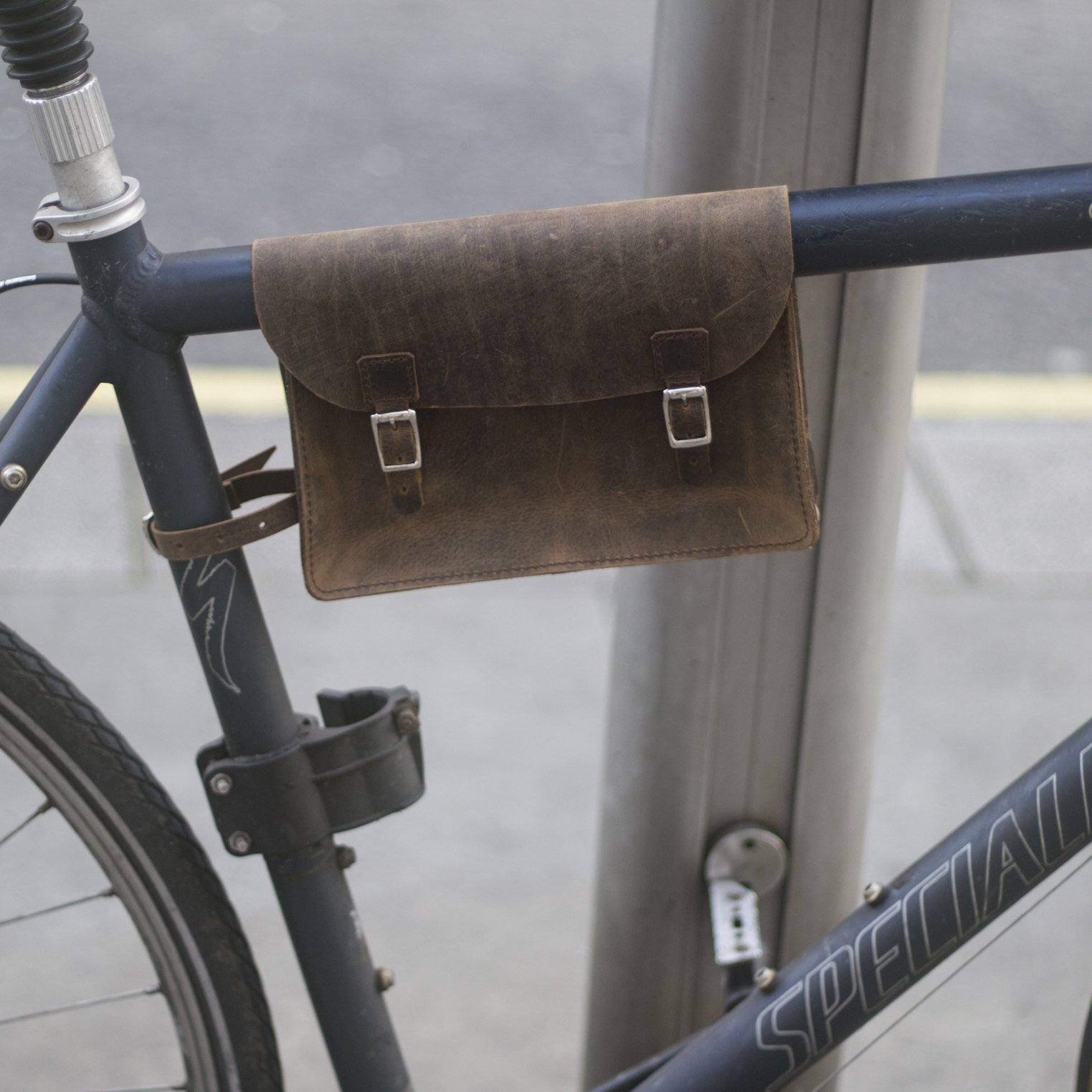London Craftwork Klassische Rahmentasche für Fahrrad, echtes Leder, antikbraun, S-FRA-RAW von London Craftwork