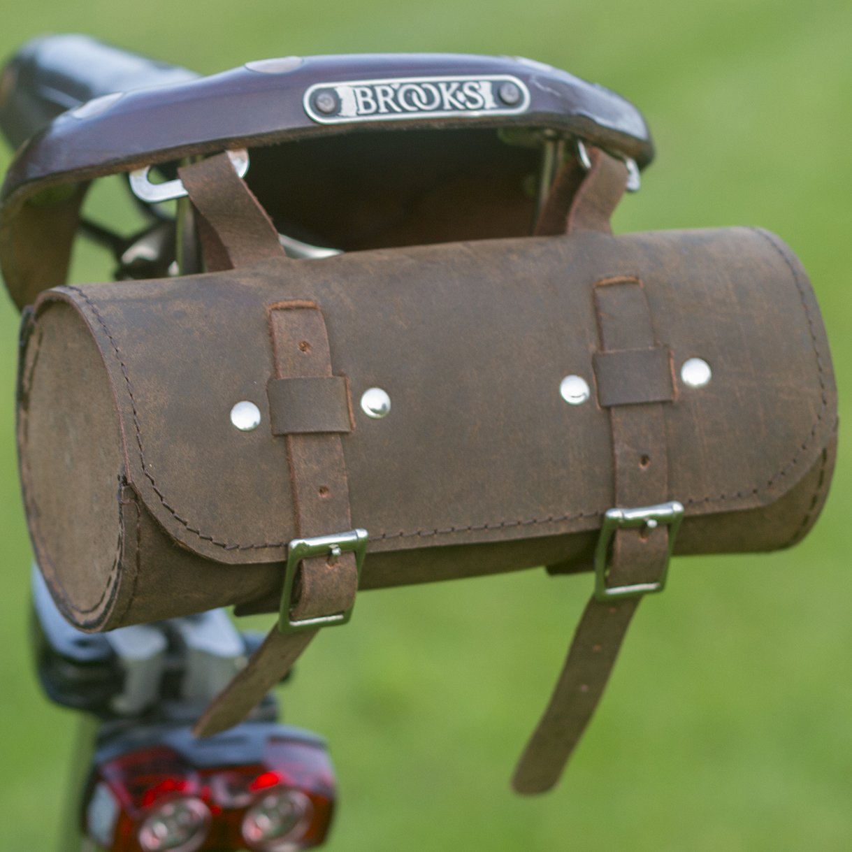London Craftwork Klassische Satteltasche Lenkertasche Rolltasche Echtleder Vintage Braun für Fahrrad Werkzeug ROL-RAW-Waxed London Craftwork Klassische Satteltasche Lenkertasche Rolltasche Echtleder Vintage Braun für Fahrrad Werkzeug ROL-RAW-Waxed von London Craftwork