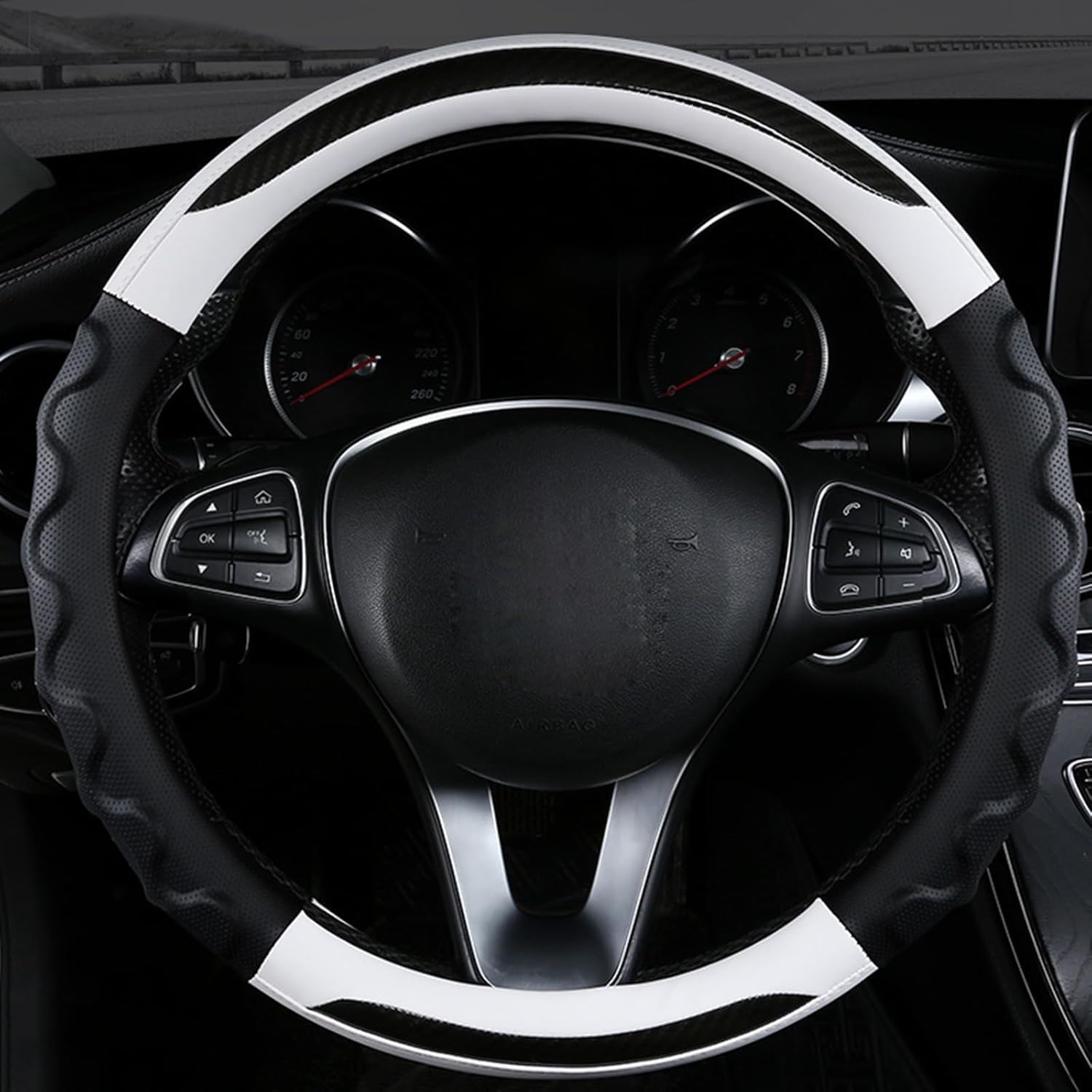 Carbonfaser Auto Lenkradbezug Für Evoque Cabriolet 2016-2020 2021 2022 2023, Sport Anti Rutsch Universal Lenkradbezug, Lenkrad Abdeckung Echtes Leder, Autozubehör,White-Round Carbonfaser Auto Lenkradbezug Für Evoque Cabriolet 2016-2020 2021 2022 2023, Sport Anti Rutsch Universal Lenkradbezug, Lenkrad Abdeckung Echtes Leder, Autozubehör,White-Round von MKWGZPGW