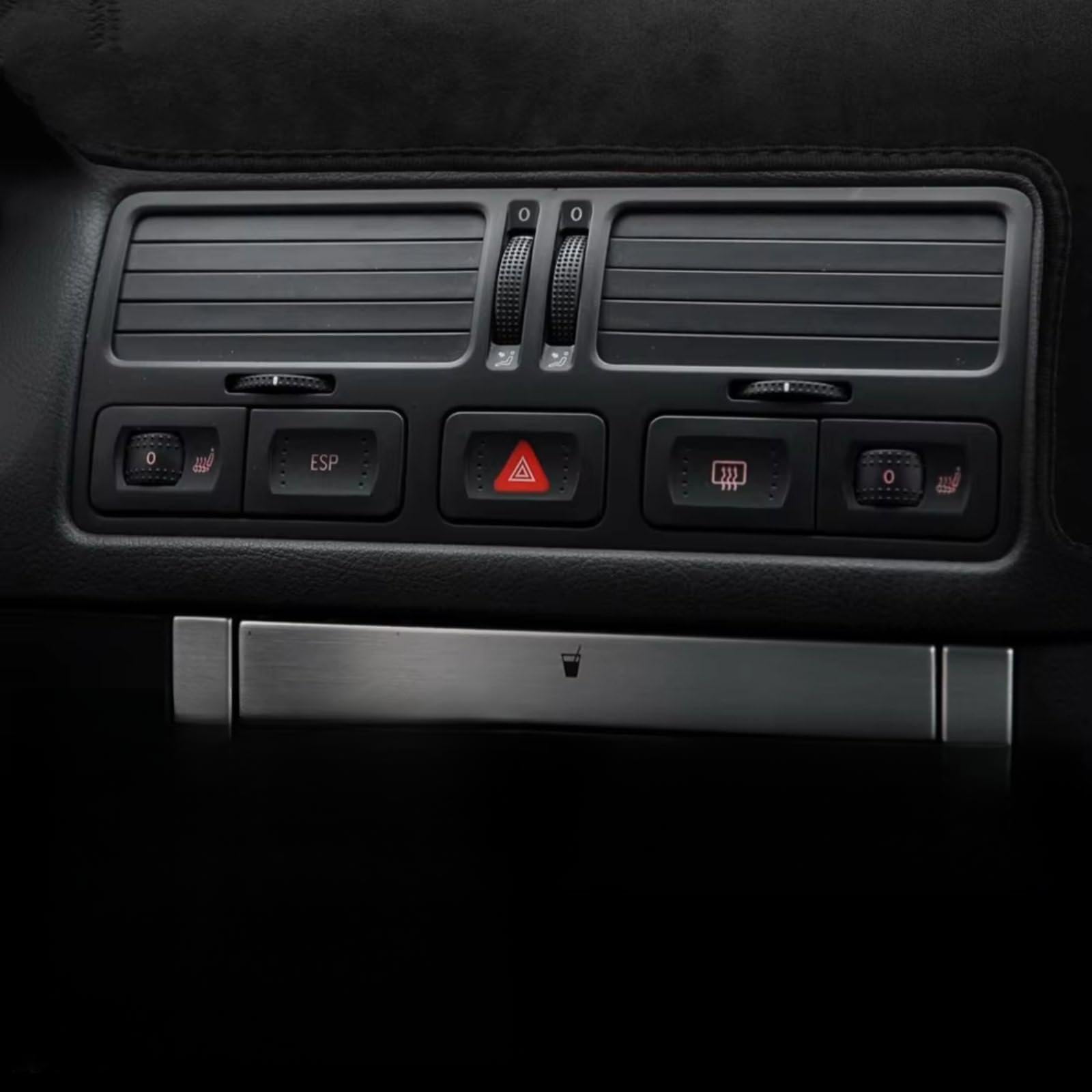 Innenzubehör Für VW für Golf 4 MK4 für Golf IV 1J 2000 2001-2005 Anti-UV-Armaturenbrett-Matte, Flanell-Armaturenbrett-Abdeckungspad Auto Dekorative(RHD Brown) von Mfibbmf