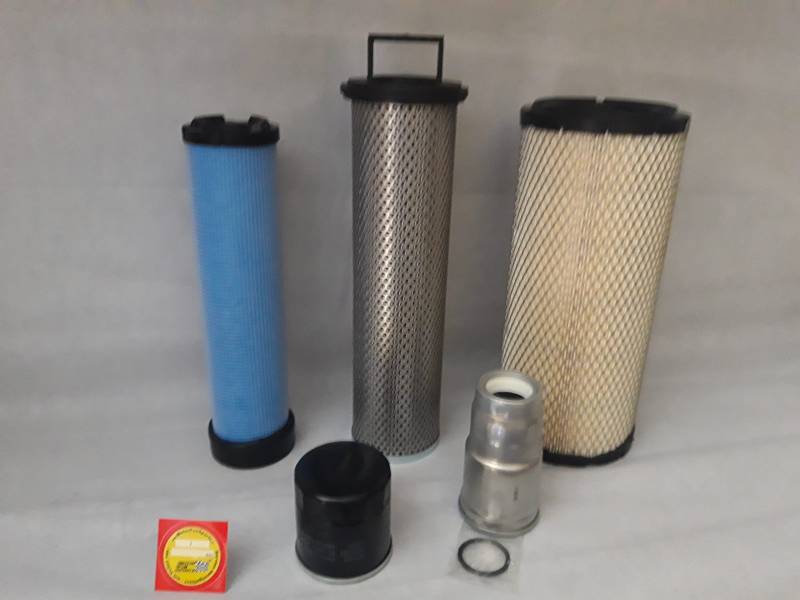 Filter - Set (groß) kompatibel mit Komatsu WA 70-7 mit Motor 4D95LWE5T4 Ölfilter, Luftfilter, Kraftstofffilter von Motor Fun Sports