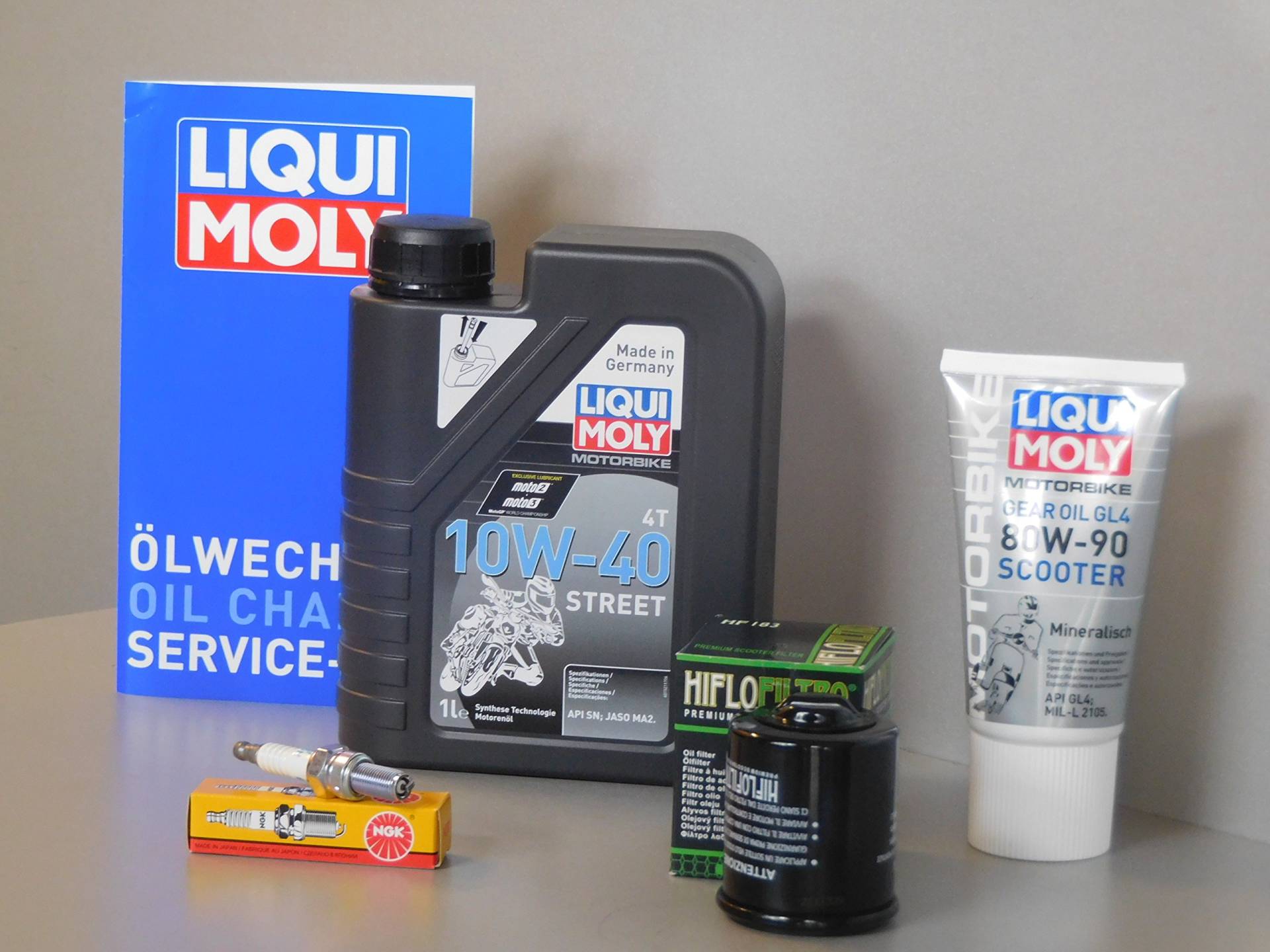 MotorFunSports Wartungs Set Derbi Boulevard 125 Öl Ölfilter Zündkerze Inspektion Service Roller MotorFunSports Wartungs Set Derbi Boulevard 125 Öl Ölfilter Zündkerze Inspektion Service Roller von MotorFunSports