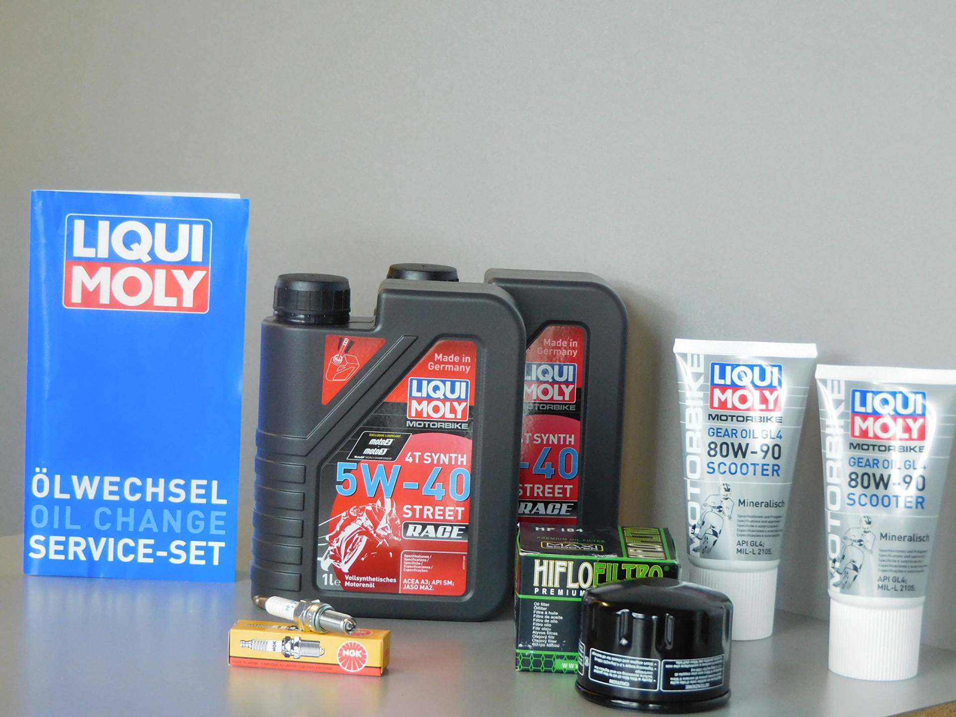 MotorFunSports Wartungs Set passend für Piaggio MP3 400 Öl Ölfilter Zündkerze Service Inspektion Ölwechsel MotorFunSports Wartungs Set passend für Piaggio MP3 400 Öl Ölfilter Zündkerze Service Inspektion Ölwechsel von MotorFunSports