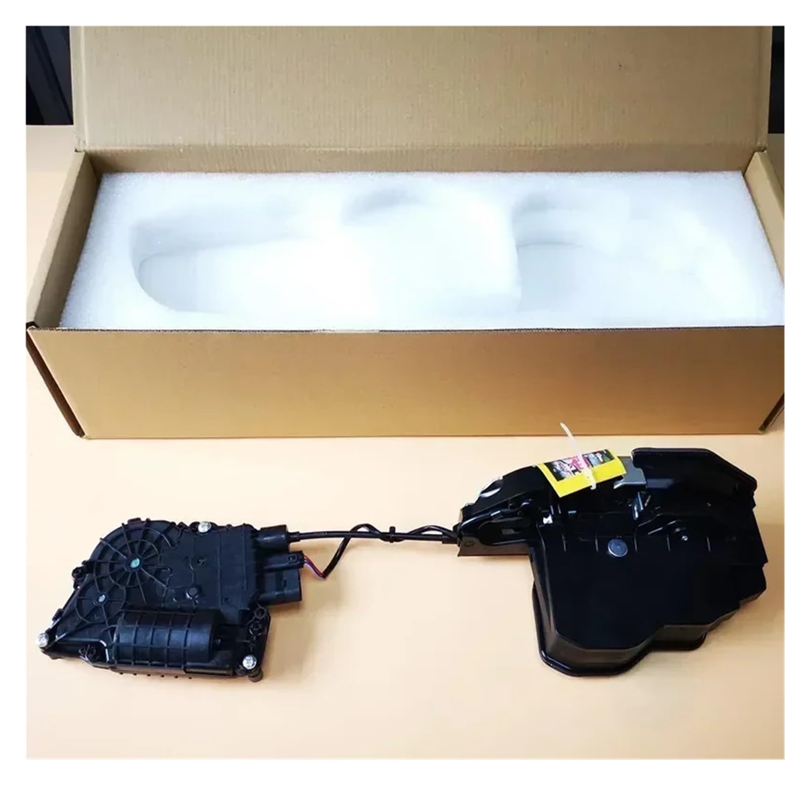 Türschloss Stellmotor Mit Türschlossantrieb Soft-Close-System Für 5er F18 F11 F10 7er F01 F02 51217185689 51217185692 51227185687 Zentralverriegelungen(Rear Right High) von NAUTIG