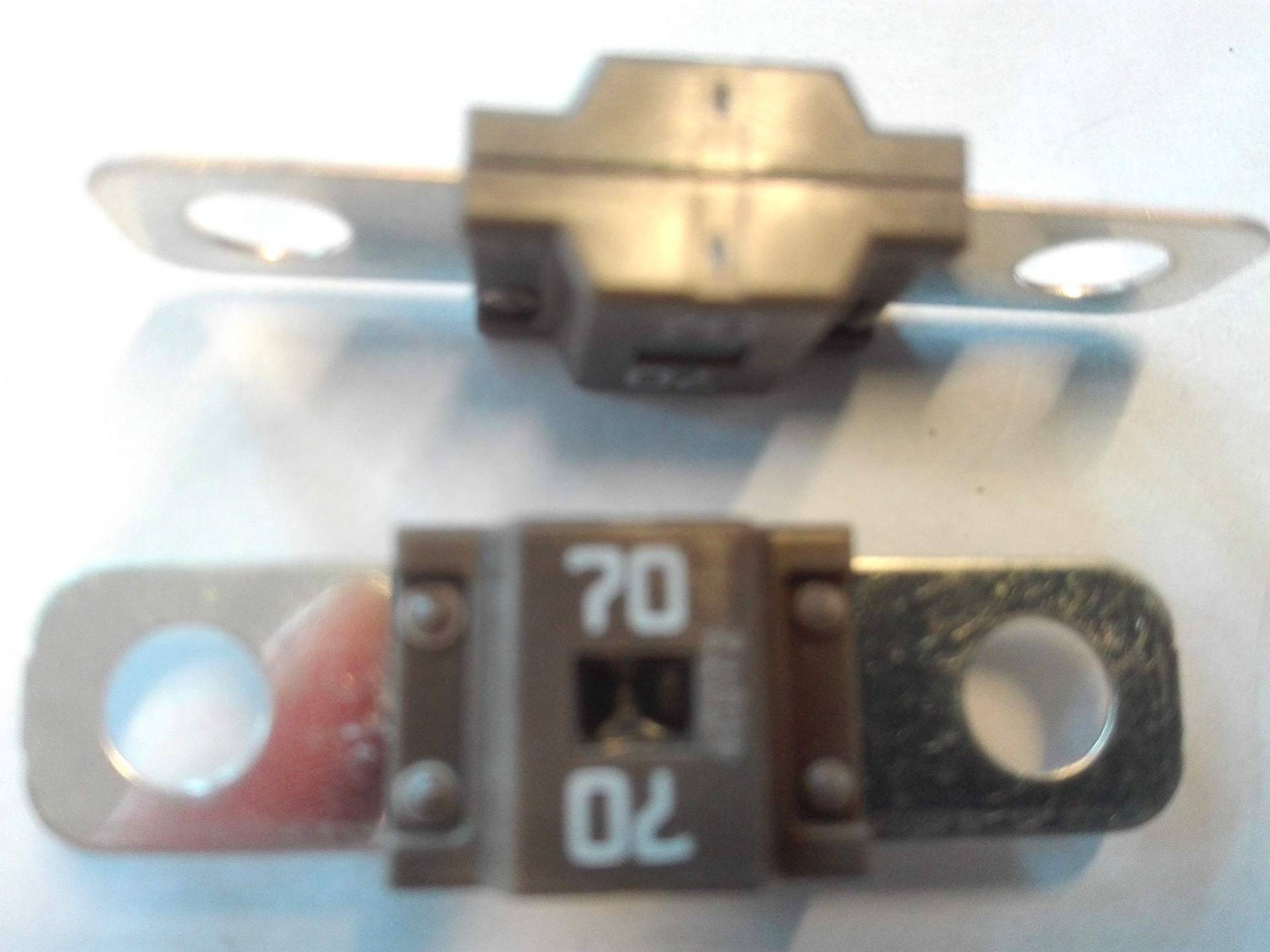 2x Flachstecksicherung Midi-Sicherung 70A / 58V / braun 2x Flachstecksicherung Midi-Sicherung 70A / 58V / braun von NRV-Outdoorbedarf