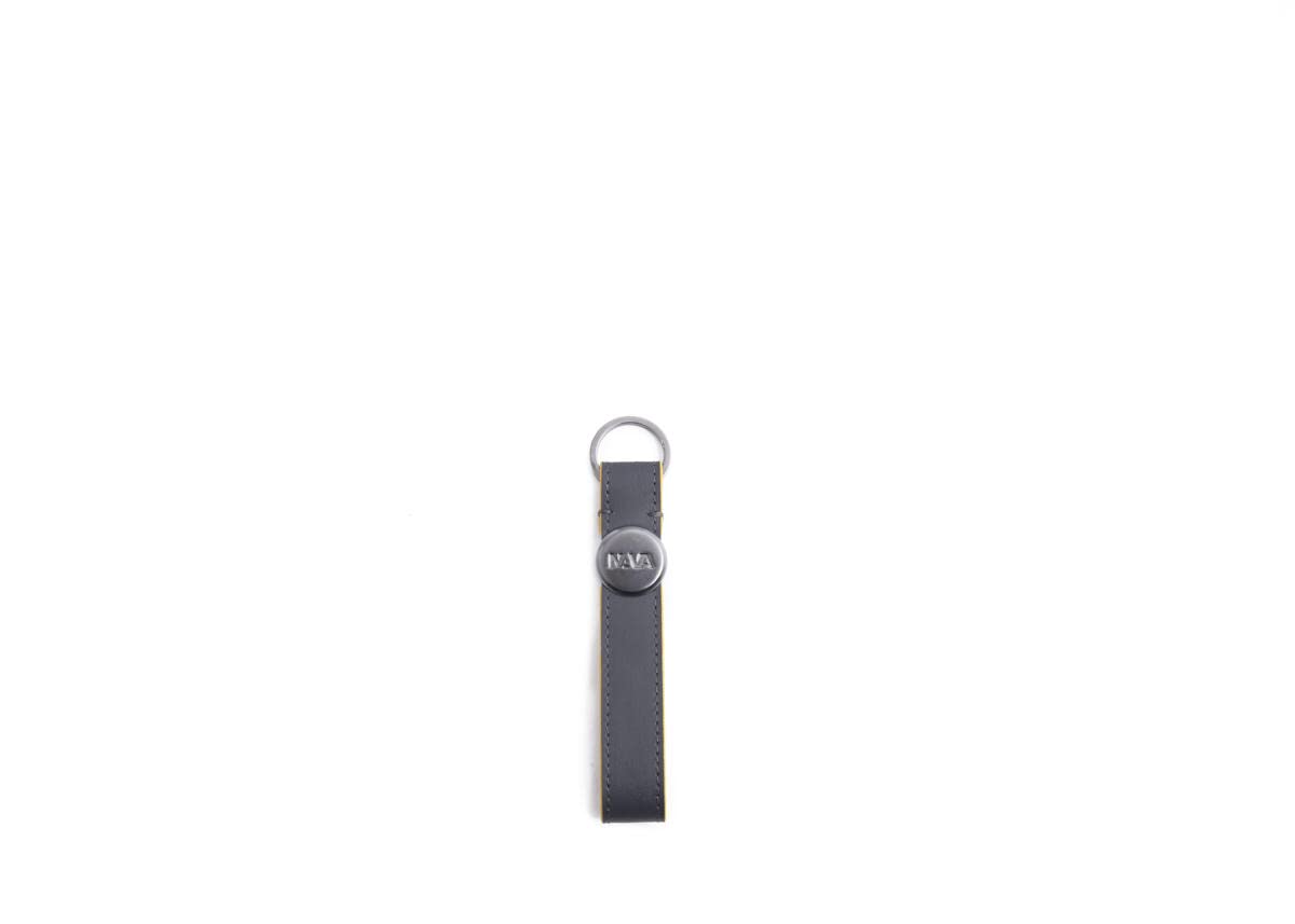 Nava DESIGN - Schlüsselanhänger mit Ring, Farbe Grau/Gelb, Größe 14 x 2 cm von Nava