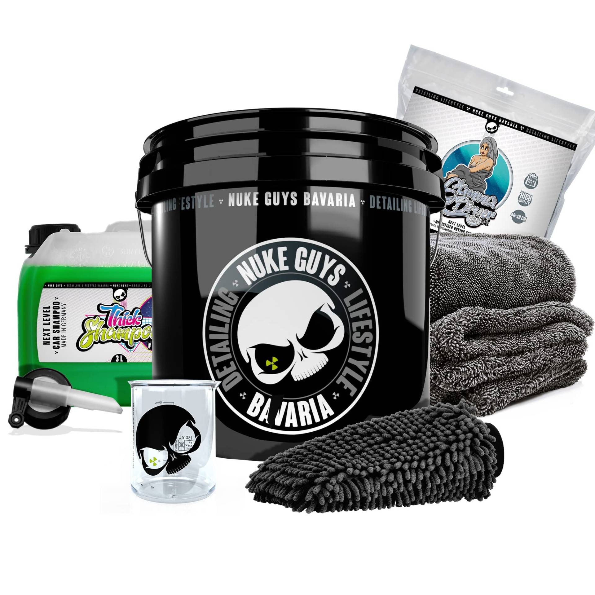 Nuke Guys Auto Wasch Eimer Set Skull Bucket 3,5GAL + Thick Shampoo 3L Kanister mit Messbecher & Ausgießhahn + Gamma Dryer Trockentuch + Waschhandschuh Nuke Guys Auto Wasch Eimer Set Skull Bucket 3,5GAL + Thick Shampoo 3L Kanister mit Messbecher & Ausgießhahn + Gamma Dryer Trockentuch + Waschhandschuh von Nuke Guys