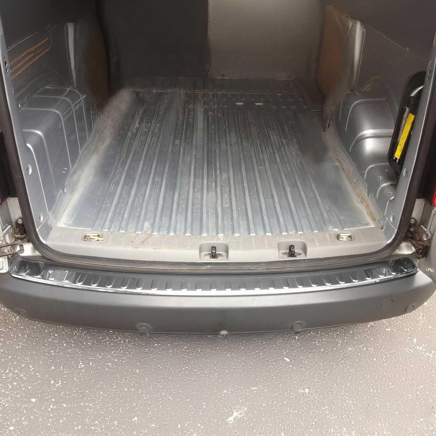 OMAC Ladekantenschutz Stoßstangenschutz kompatibel mit VW Caddy 2003-2015 Chrom Silber 1tlg OMAC Ladekantenschutz Stoßstangenschutz kompatibel mit VW Caddy 2003-2015 Chrom Silber 1tlg von OMAC