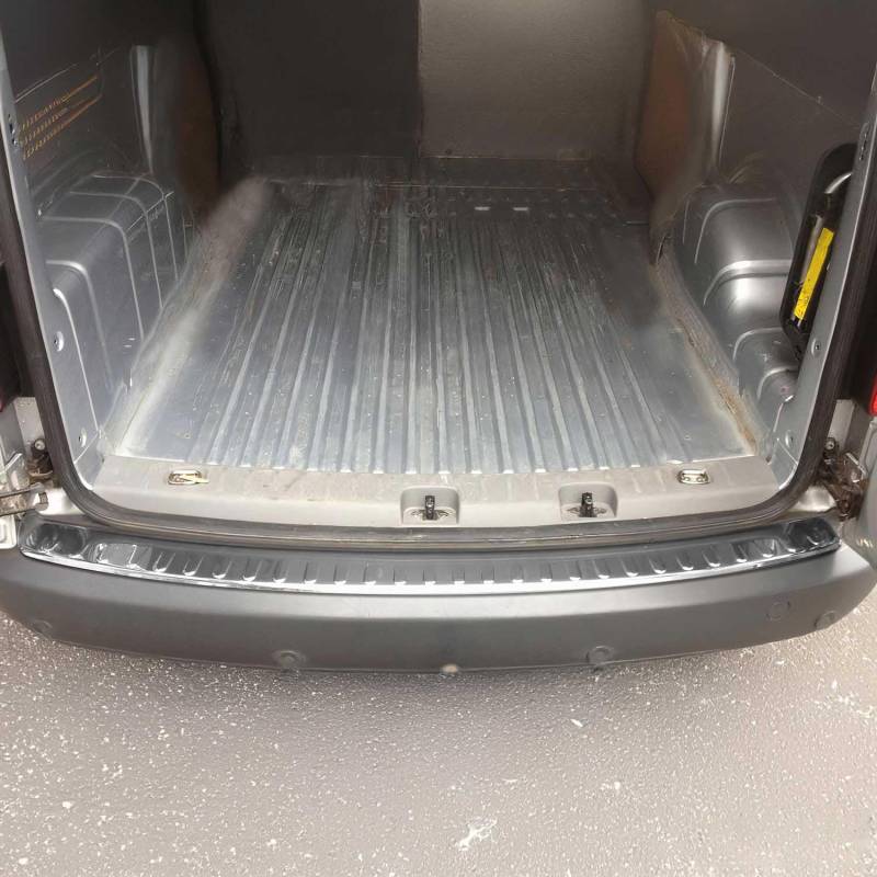 OMAC Ladekantenschutz Stoßstangenschutz kompatibel mit VW Caddy 2003-2015 Chrom Silber 1tlg von OMAC