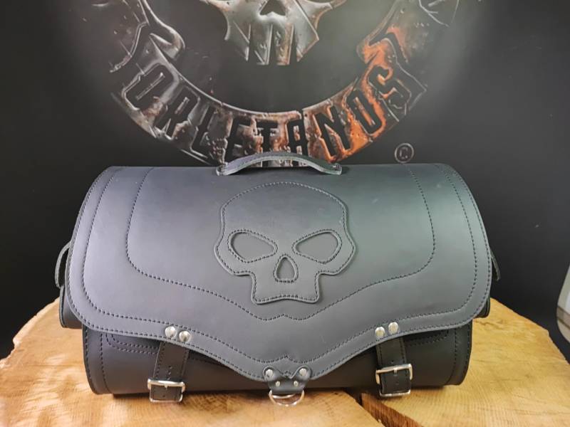 ORLETANOS Lederkoffer Big Skull für Sissybar kompatibel mit Harley Davidson Koffer Gepäckträger XL Leder schwarz Motorradkoffer universal Werkzeugrolle Trike Quad ATV von ORLETANOS