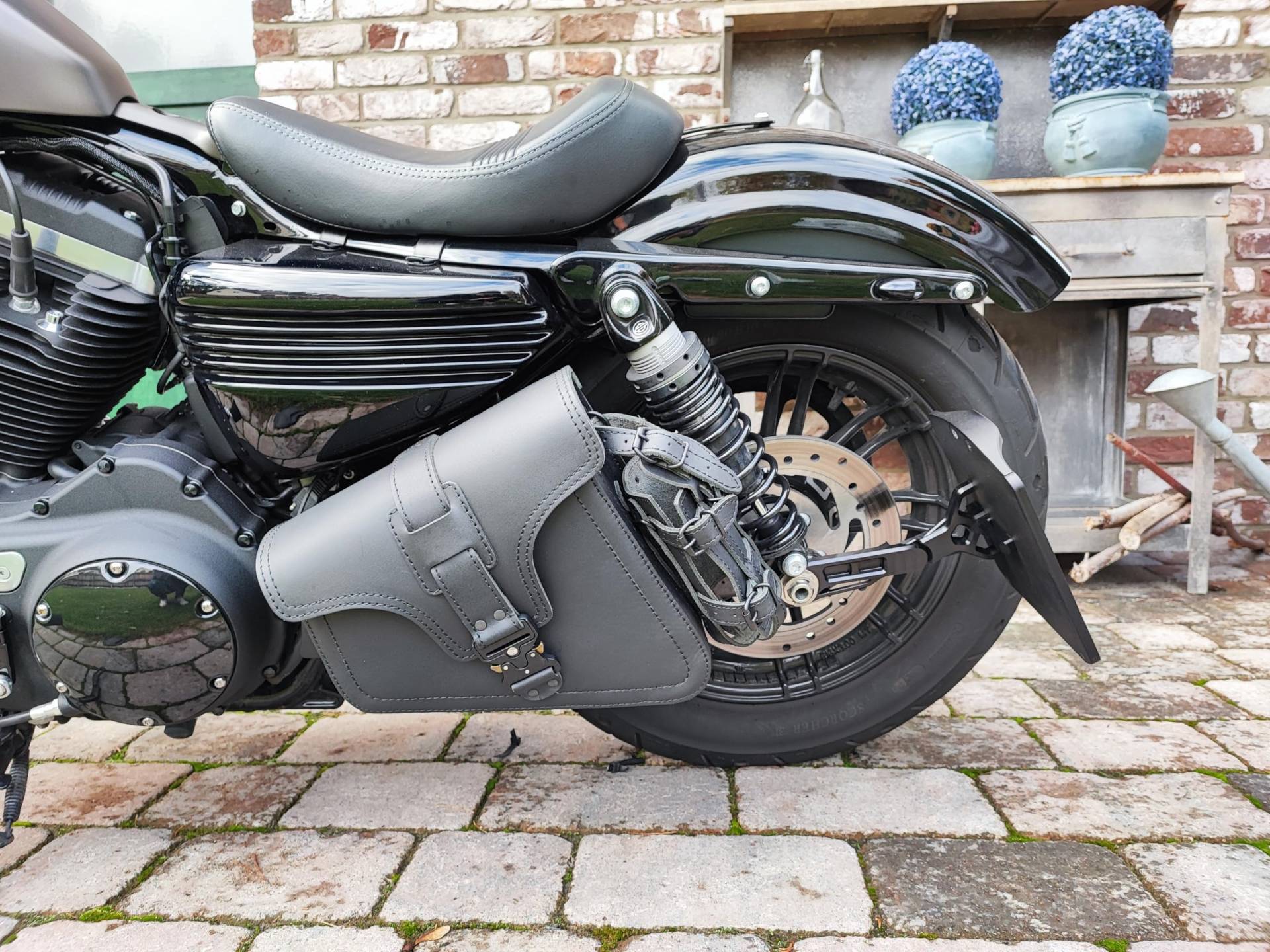 ORLETANOS Werkzeugtasche EOS Blackline kompatibel mit Harley Davidson Sportster Forty-Eight Super Low Roadster XL Custom Biker Reisetasche Koffer Chopper von ORLETANOS