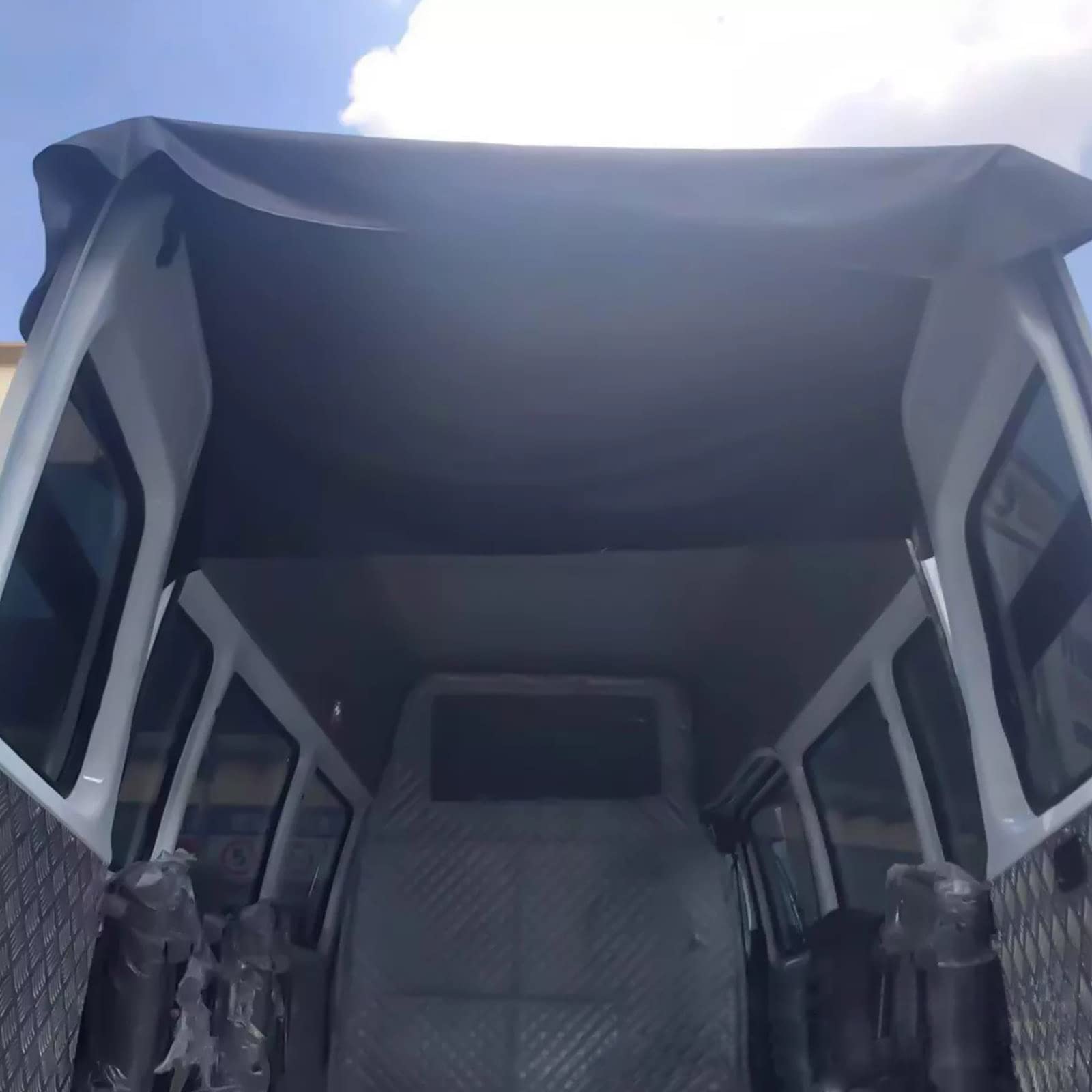 Schwarze Abdeckung für Hintere Scheunentür passend für Ford Transit Custom von Opaltool