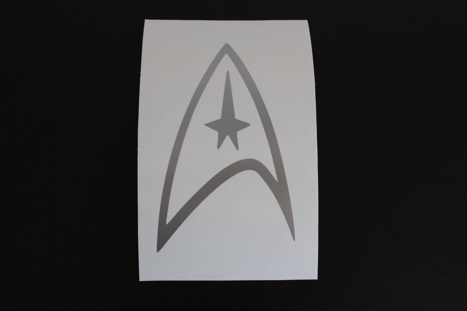 Aufkleber / Autoaufkleber / Sticker / Decal -Silber- Star Trek Federation Logo Vinyl Decal - Silver Window Sticker von PT INDOPEMA