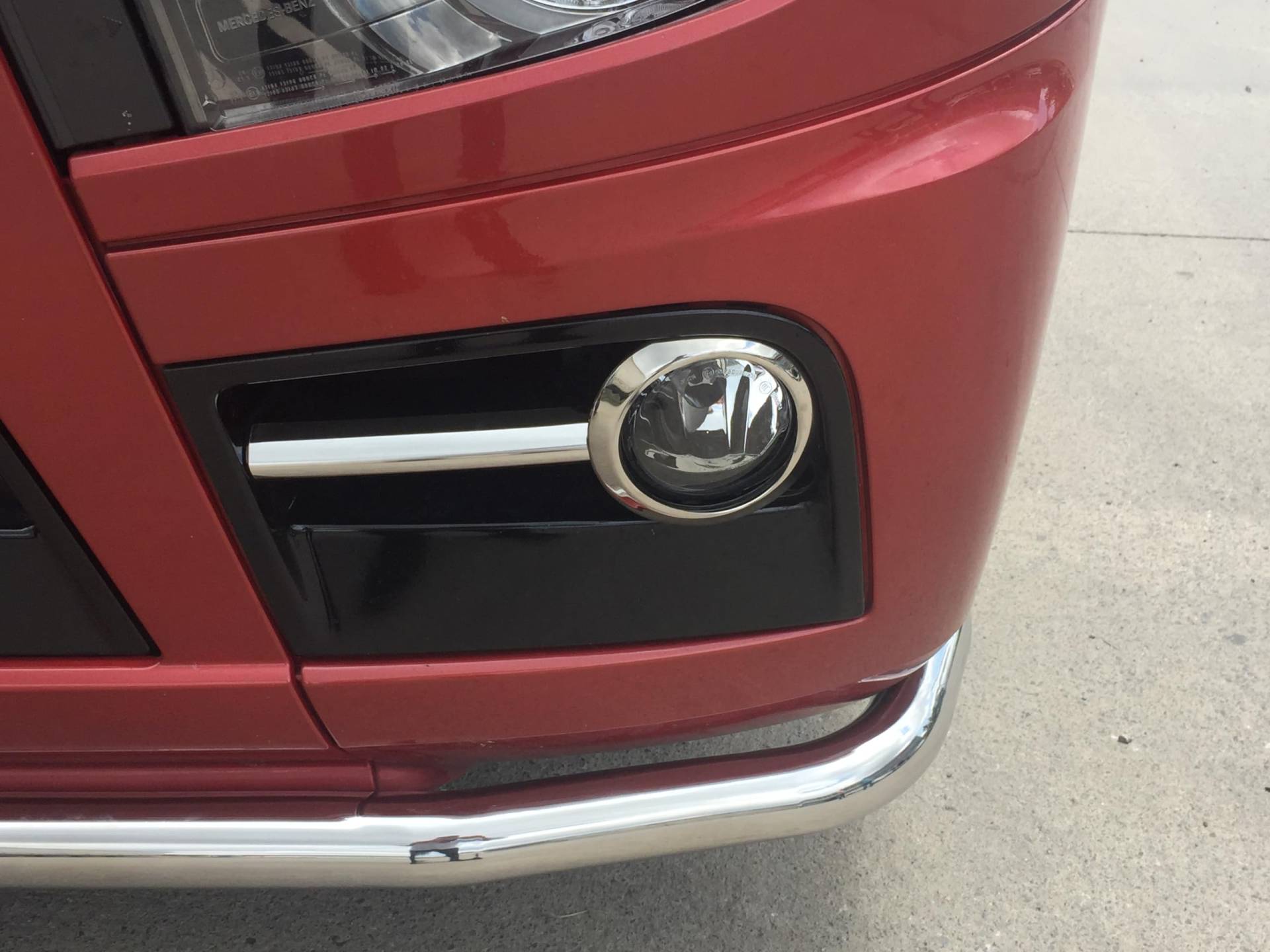 4 Teilig - Gepresst Edelstahl Rund Nebelscheinwerfer Rahmen + Leiste passend Actros MP4-MP5 4 Teilig - Gepresst Edelstahl Rund Nebelscheinwerfer Rahmen + Leiste passend Actros MP4-MP5 von Peritus