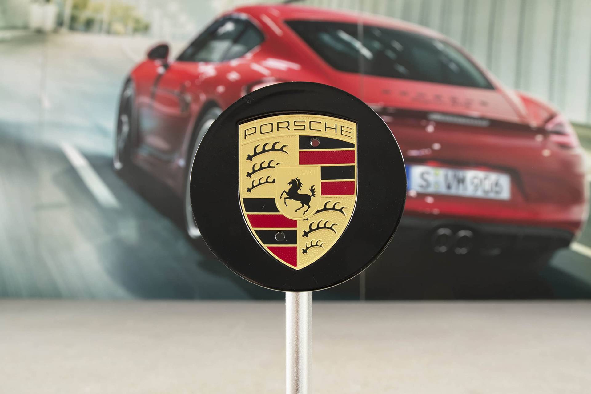 Porsche 911 718 Cayenne Panamera Radzierdeckel konkav schwarz hochglanz Porsche 911 718 Cayenne Panamera Radzierdeckel konkav schwarz hochglanz von Porsche