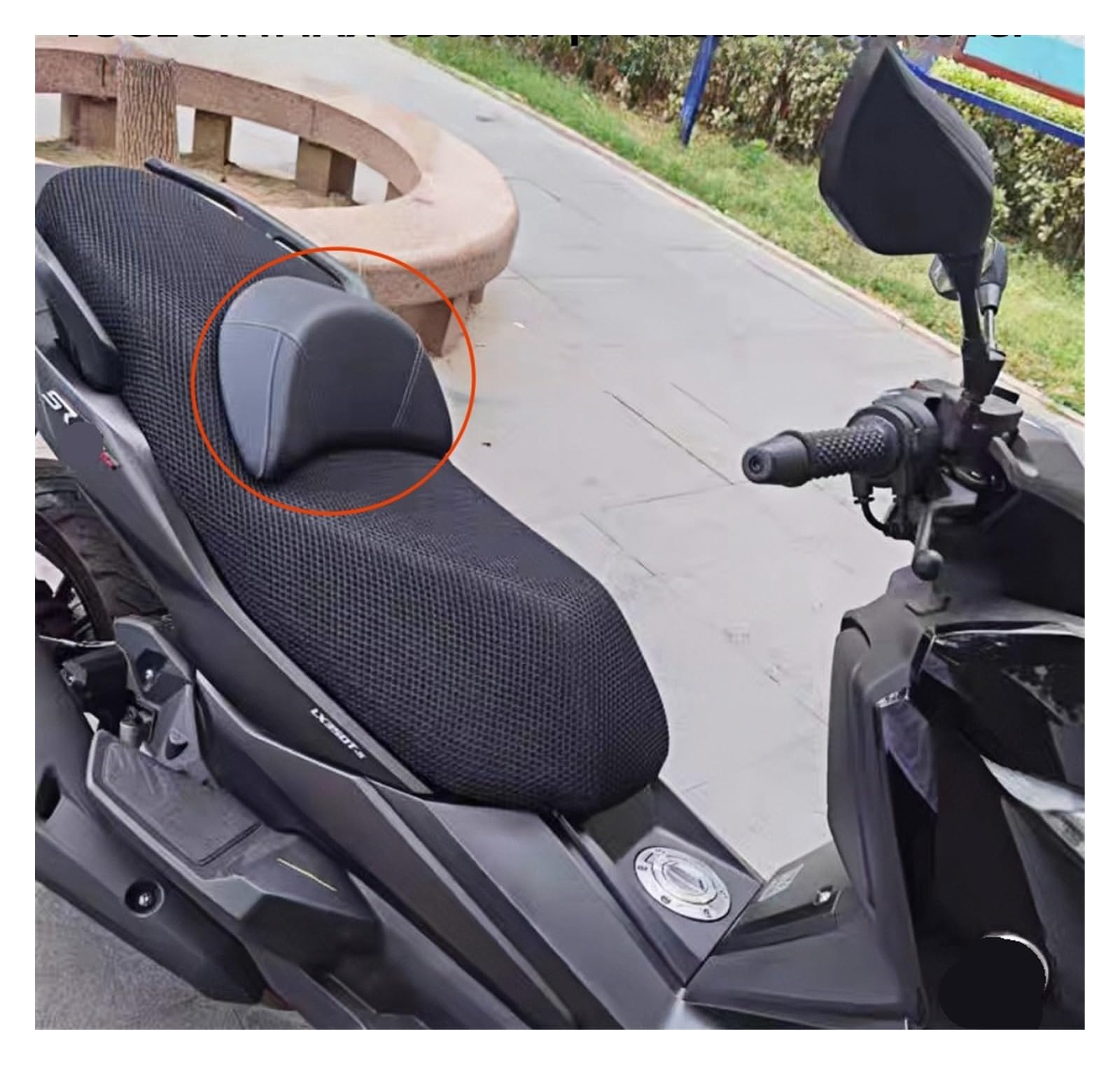 Für VOGE SR4MAX 350 Motorrad 3D Honeycomb Mesh Sitzbezug Sonnenschutz Wärmedämmung Atmungsaktives Mesh Kissenbezug Für VOGE SR4MAX 350 Motorrad 3D Honeycomb Mesh Sitzbezug Sonnenschutz Wärmedämmung Atmungsaktives Mesh Kissenbezug von QNDRZHGDT