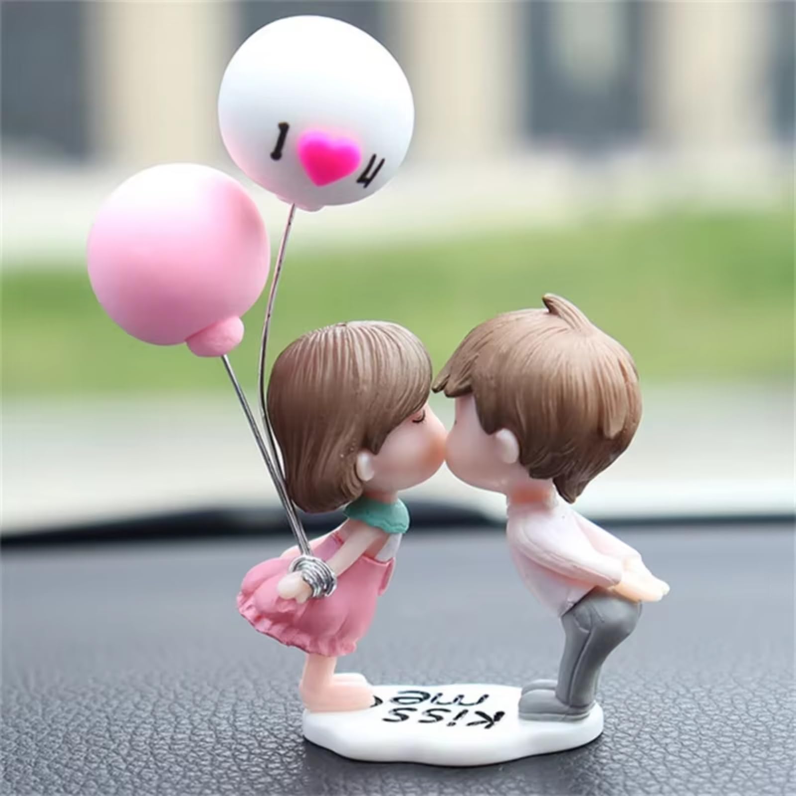 Innenzubehör Autozubehör, niedliche Cartoon-Paare, Figuren, Ballon-Ornament, Kunstharz, Liebe, niedliches Cartoon-Armaturenbrett-Zubehör Zubehör Innenraum(Kiss with balloon) von Qsnfda
