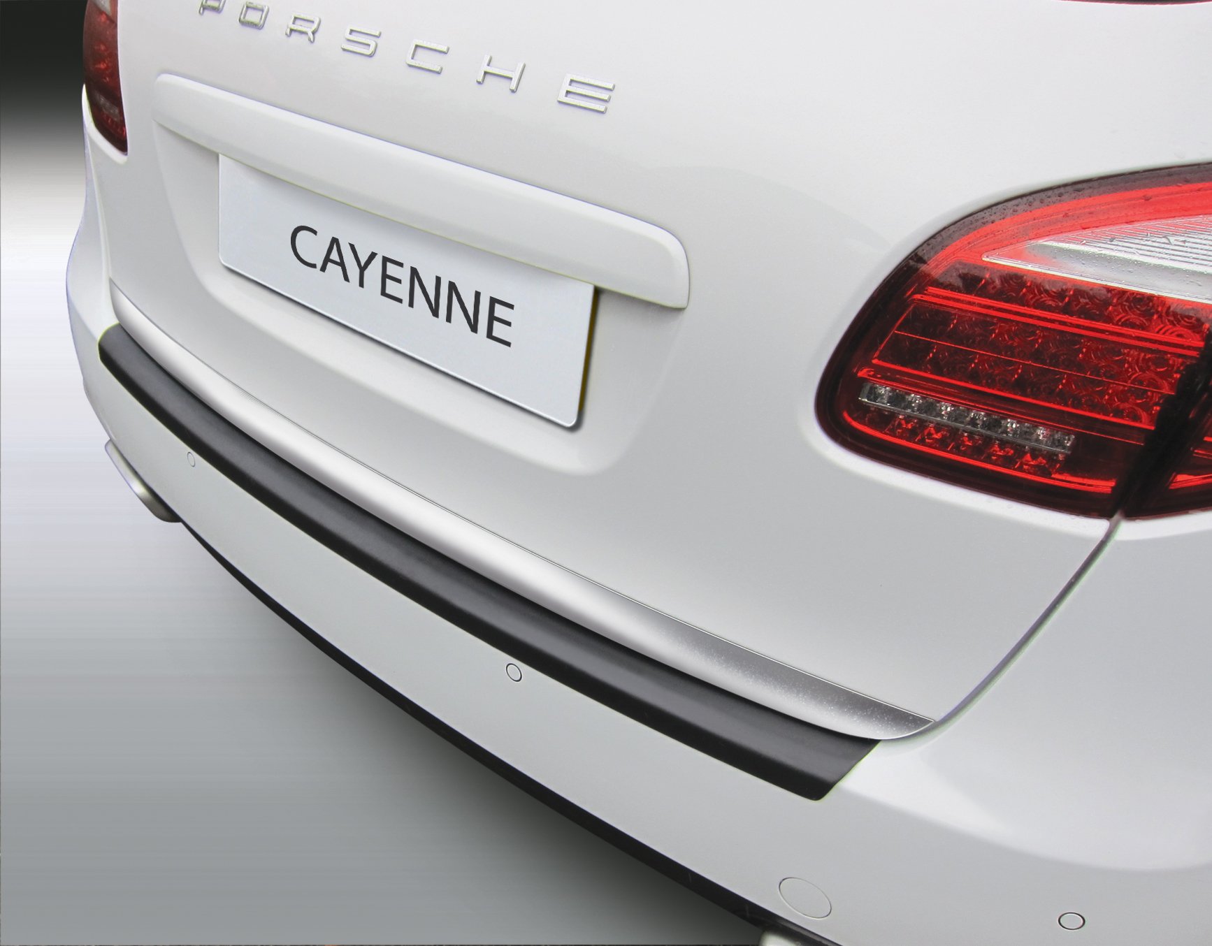 ABS Heckstoßstangenschutz kompatibel mit Porsche Cayenne 2010-2014 'Ribbed' Silber von RGM