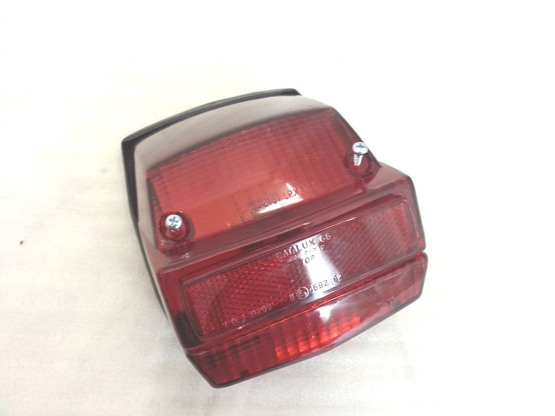 RMS Rücklicht Vespa 125 Primavera ET3, komplett mit 2 Leuchtmitteln RMS Rücklicht Vespa 125 Primavera ET3, komplett mit 2 Leuchtmitteln von RMS
