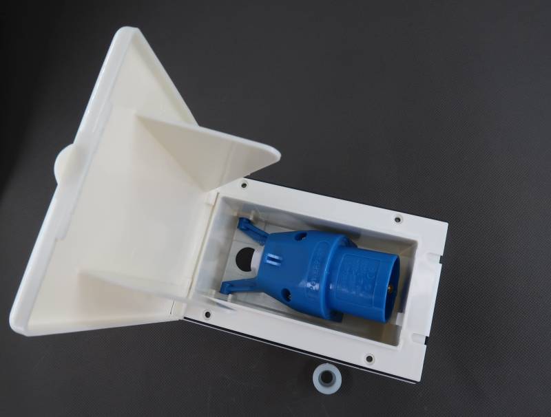 Aussenstrom Landstrom Wohnwagen Wohnmobil CEE 16A/240V IP44 inkl. blauen Stromstecker von RVTechnik