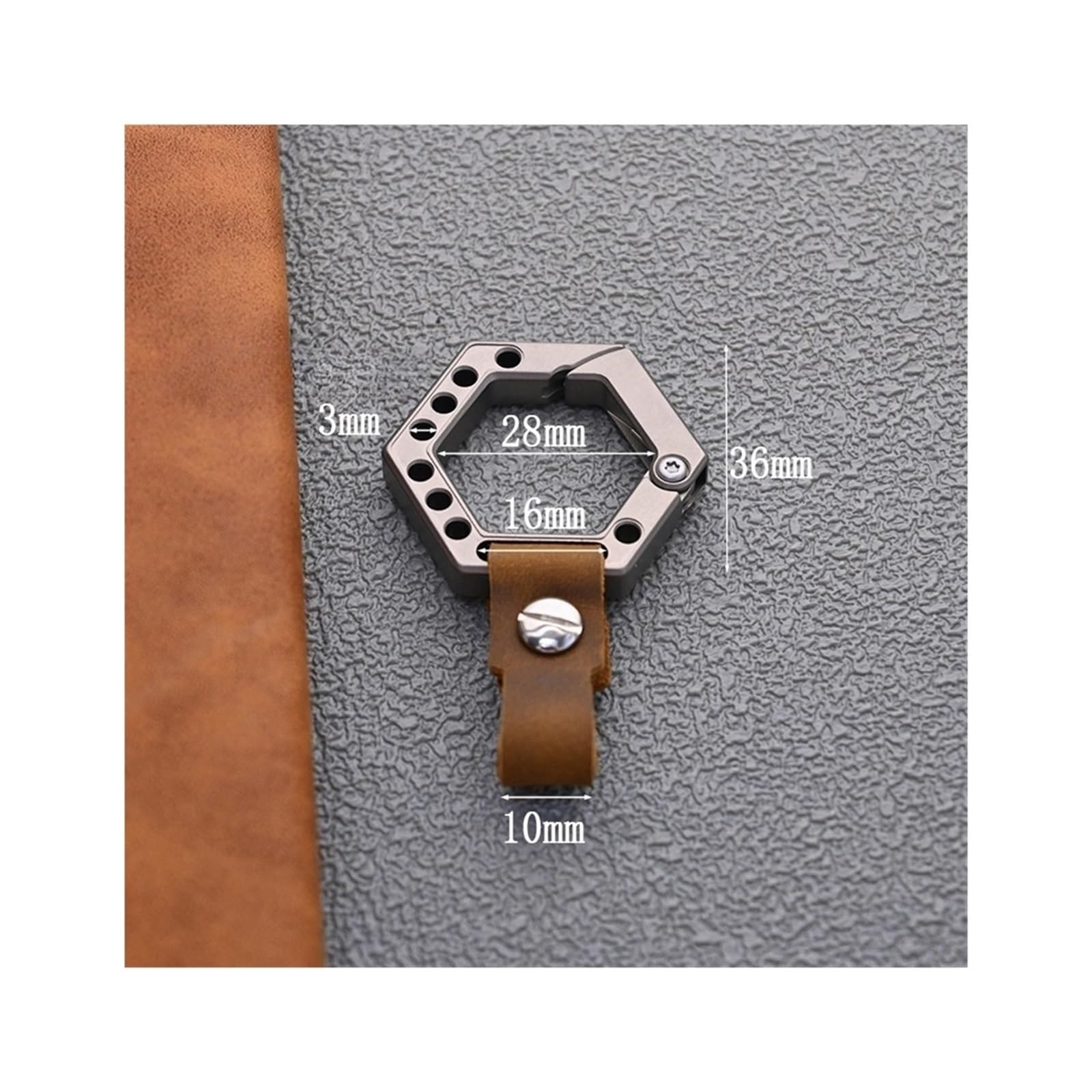 Titanlegierung Sechseckiger poröser Schlüsselanhänger Herren Superleichter Taillenanhänger Auto Schlüsselanhänger Mad Cow Gürtelanhänger EDC Gadget(Brown belt) von RYWRLQRA