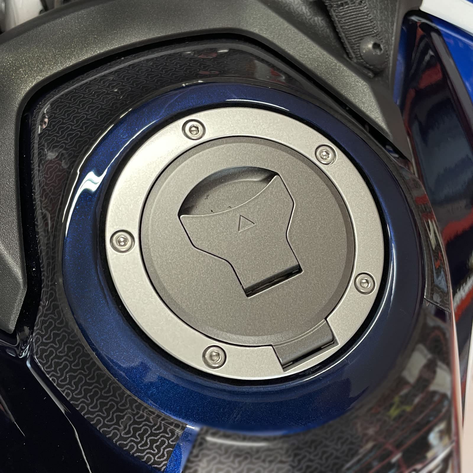 Resin Bike Aufkleber für Motorrad Kompatibel mit Honda Africa Twin CRF 1100 L 2022-2023. Schutz für den Kettenradbereich des Tanks vor Stößen und Kratzern. 3D-Harzklebstoff - Stickers - Made in Italy von Resin Bike