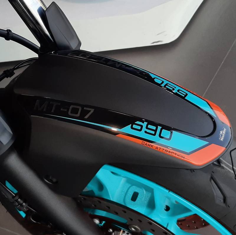 Resin Bike Aufkleber für Motorrad Kompatibel mit Yamaha MT-07 2022 Cyan Storm. Vorderer Kotflügelschutz vor Stößen und Kratzern. 3D-Harzklebstoff - Stickers - Made in Italy von Resin Bike