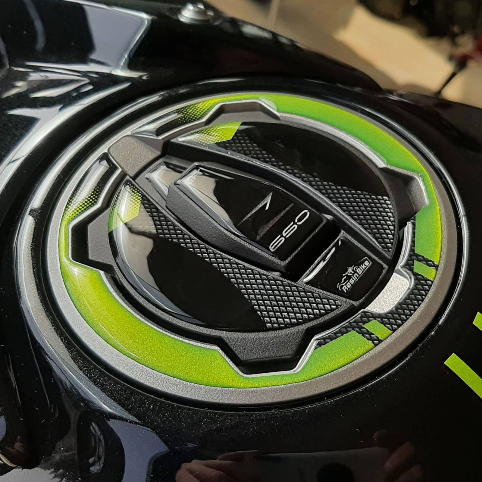 Resin Bike Aufkleber für Motorrad Kompatibel mit Kawasaki Z 650 2021 Model Year. Tankdeckelschutz vor Stößen und Kratzern. 3D-Harzklebstoff – Stickers - Made in Italy von Resin Bike