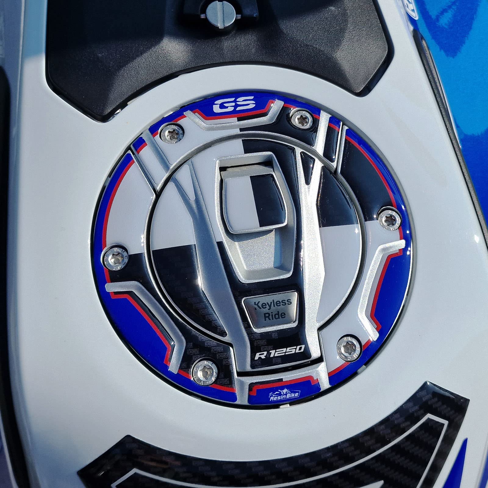Resin Bike Aufkleber für Motorrad Kompatibel mit BMW R 1250 GS Adventure Rallye 2022. Tankdeckelschutz vor Stößen und Kratzern. 3D-Harzklebstoff - Stickers - Made in Italy von Resin Bike