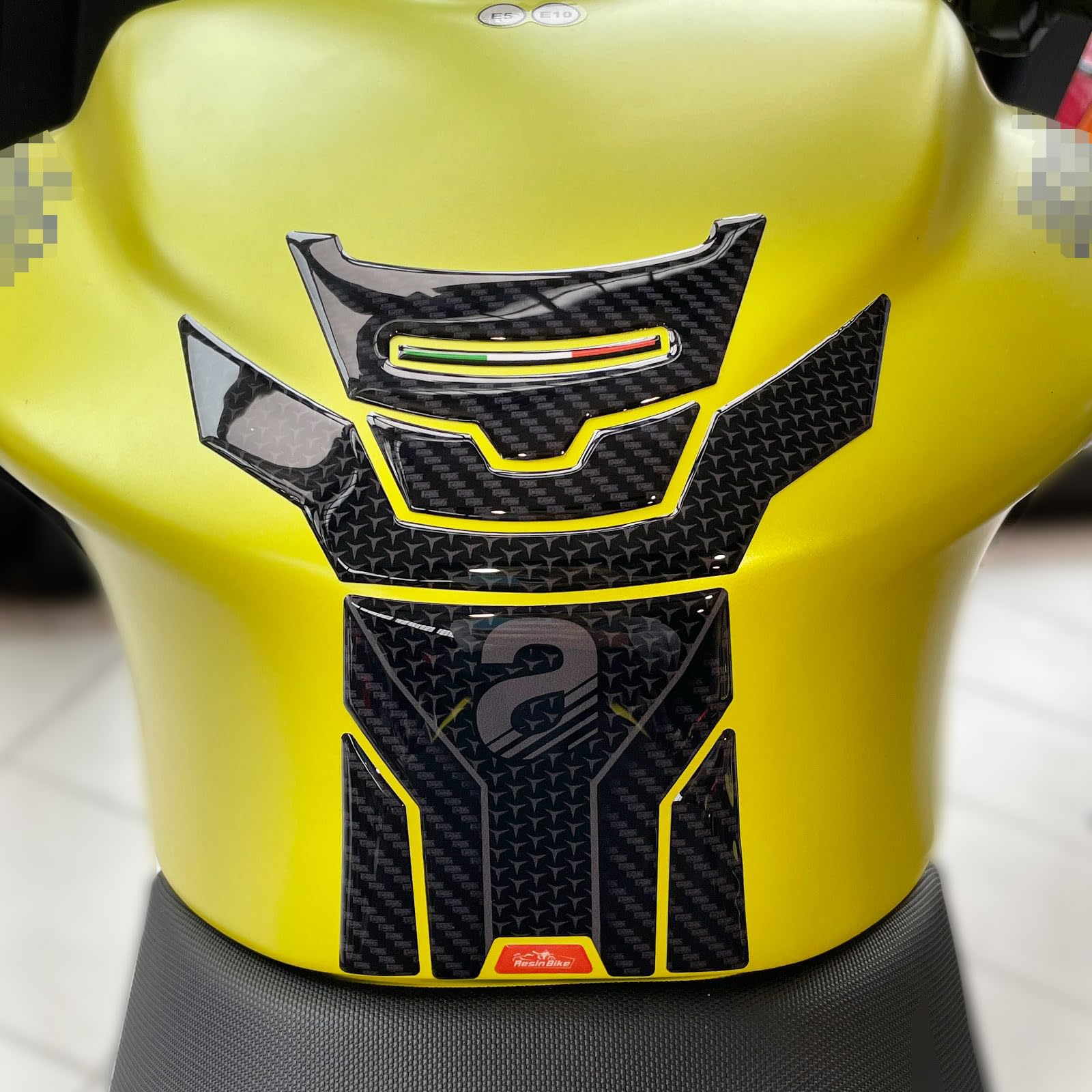 Resin Bike Aufkleber Motorrad Kompatibel Mit Aprilia Tuono-RS 660 2020-2023. Schutz Motorrad Tank-Schutzfolie vor Stößen und Kratzern. Aufklebersatz 3D-Harzklebstoff - Stickers Made in Italy Resin Bike Aufkleber Motorrad Kompatibel Mit Aprilia Tuono-RS 660 2020-2023. Schutz Motorrad Tank-Schutzfolie vor Stößen und Kratzern. Aufklebersatz 3D-Harzklebstoff - Stickers Made in Italy von Resin Bike
