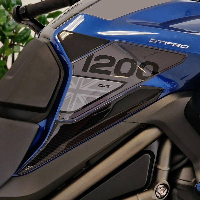 Resin Bike Aufkleber Motorrad Kompatibel Mit Triumph Tiger 1200 GT Pro 2022-2024. Seitenschutzgitter Tank-Schutzfolie vor Stößen und Kratzern. Aufklebersatz 3D-Harzklebstoff - Stickers Made in Italy von Resin Bike