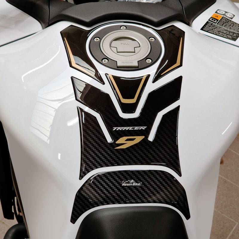 Resin Bike Aufkleber Motorrad Kompatibel Mit Yamaha Tracer 9-9 GT 2021 2023 Gold. Schutz Motorrad Tank-Schutzfolie vor Stößen und Kratzern. Aufklebersatz 3D-Harzklebstoff - Stickers Made in Italy von Resin Bike