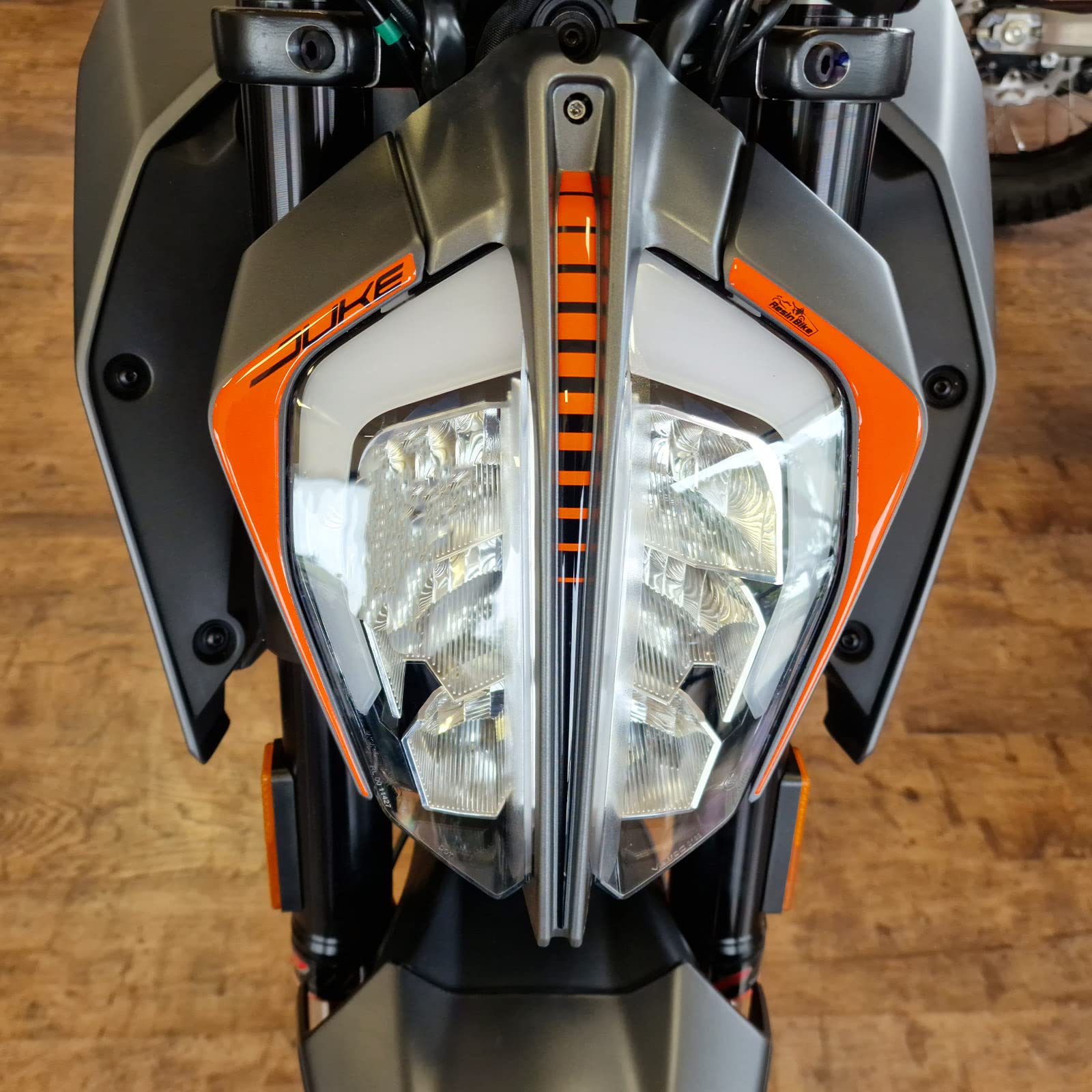 Resin Bike Aufkleber für Motorrad Kompatibel mit KTM Duke 125 200 250 390 2021-2022. Rücklichtschutz vor Stößen und Kratzern. 3D-Harzklebstoff Hergestellt in Italien - Stickers von Resin Bike