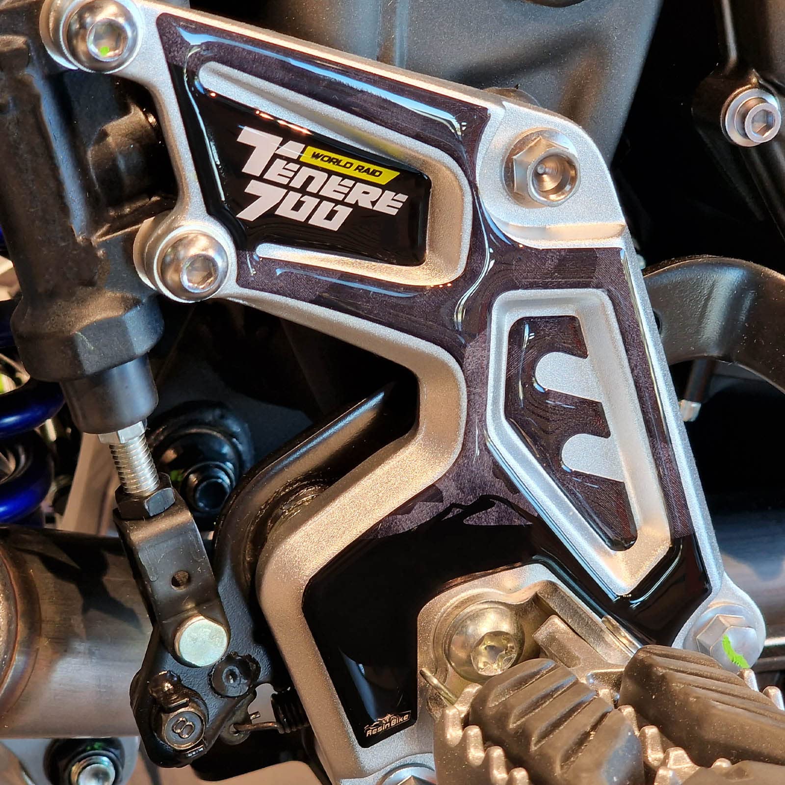 Resin Bike Aufkleber für Motorrad Kompatibel mit Yamaha Tenere 700 World Raid 2023 2022. Einstiegsleistenschutz vor Stößen und Kratzern. Paar 3D-Harzklebstoff - Stickers - Made in Italy von Resin Bike