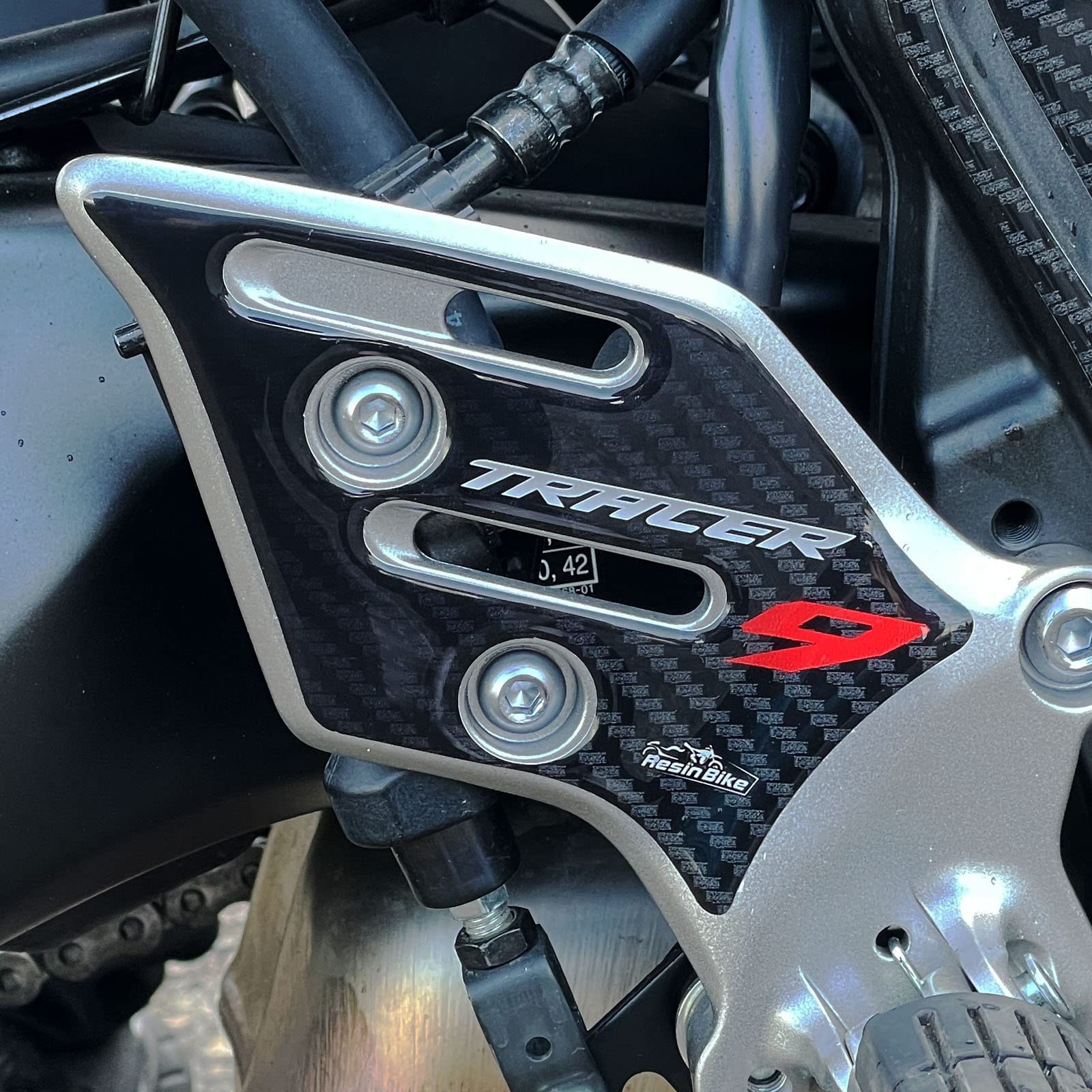 Resin Bike Aufkleber für Motorrad Kompatibel mit Yamaha Tracer 9 2023 2022. Einstiegsleistenschutz vor Stößen und Kratzern. 3D-Harzklebstoff - Stickers - Made in Italy von Resin Bike