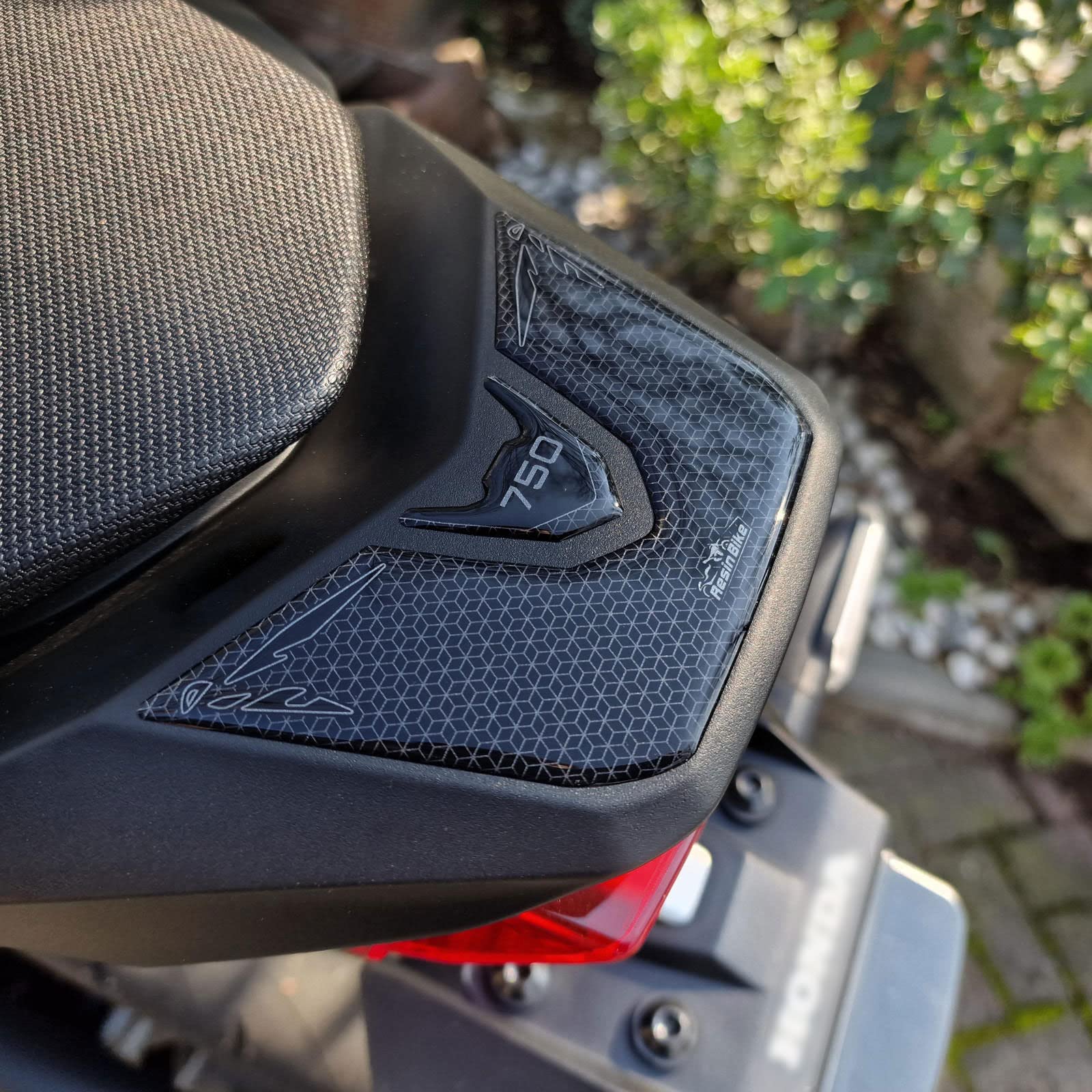 Resin Bike Aufkleber für Motorrad Kompatibel mit Honda Hornet CB 750 2023. Heckschutz vor Stößen und Kratzern. 3D-Harzklebstoff. Motorrad-Gadget - Stickers - Made in Italy von Resin Bike