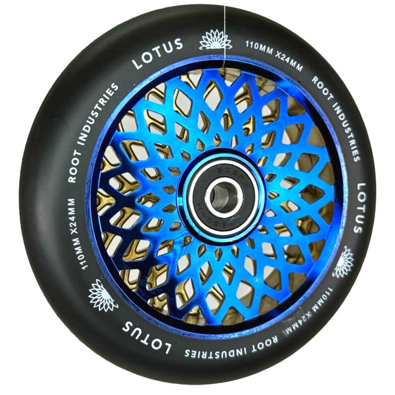Root Industries Lotus Stunt-Scooter Rolle 110mm + Fantic26 Sticker (Radiant Blue Ray/Pu Schwarz) von Root Industries