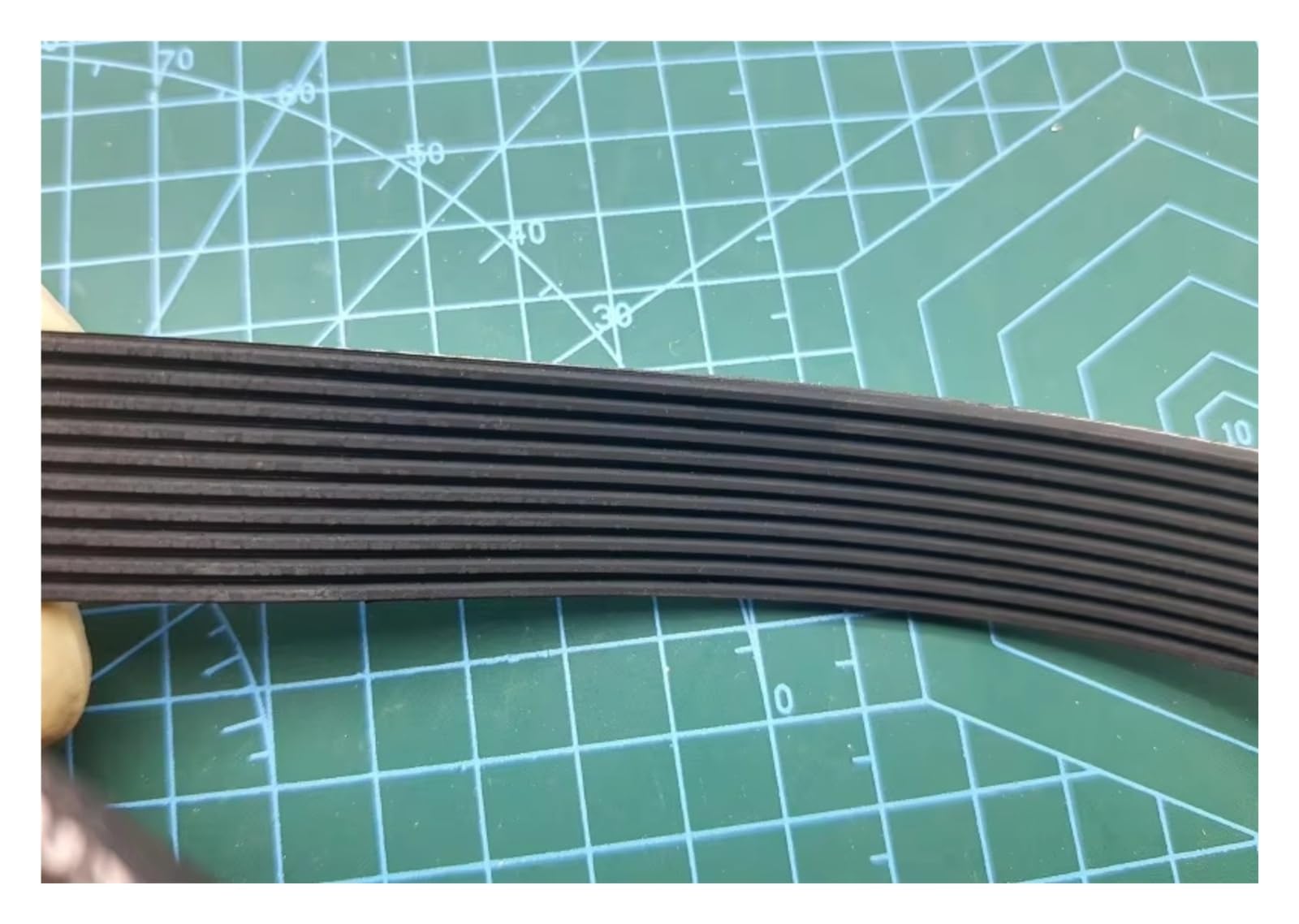 Rugnipw Keilriemen 380J PJ965 Rippenriemen Antriebsriemen Für Hobel-Laufband 350J 360J 370J 390J Stickmaschine, Reifenauswuchtmaschine Gürtel Antriebsriemen(370J,10 Ribbed) von Rugnipw