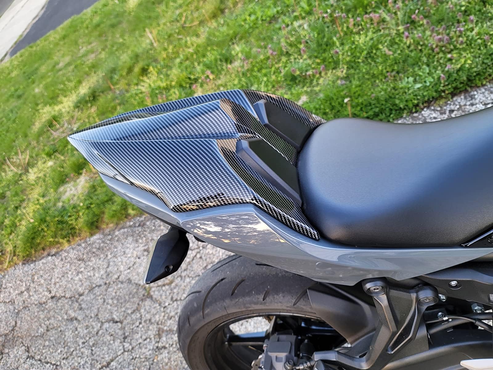 SHINKXMT Motorrad-Heck-Heck-Beifahrer-Soziussitz-Verkleidungsverkleidung, passend für Ka&wa&sa&ki Z650 Ninja650 Ninja 650 Zubehör 2017 2018 2019 2020 2021 2022 2023 (Carbonfaser-Optik) von SHINKXMT