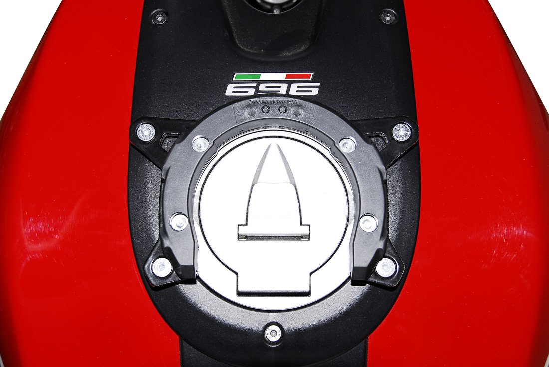 SW-MOTECH EVO Tankring, QUCK-LOCK Funktion, Schwarz für Ducati Monster 696/1100 von SW-Motech