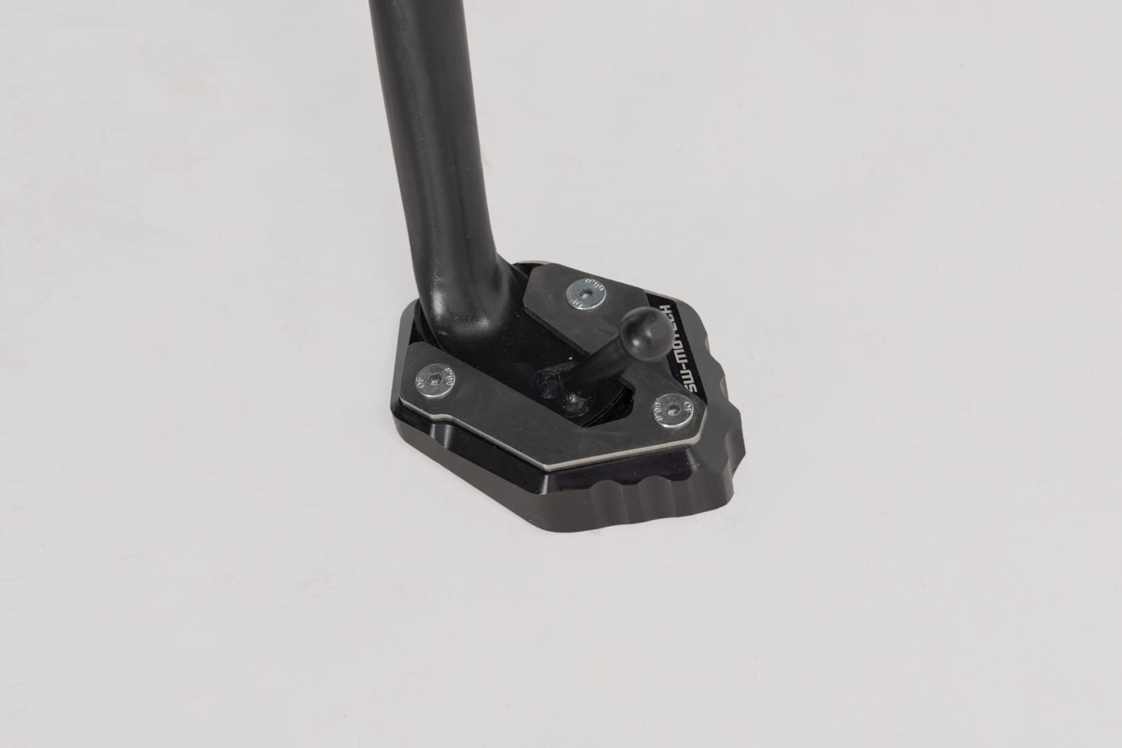 SW-MOTECH Seitenständerfuß-Verbreiterung, Schwarz/Silbern für MT-07/Tracer/MotoCage,XSR700 SW-MOTECH Seitenständerfuß-Verbreiterung, Schwarz/Silbern für MT-07/Tracer/MotoCage,XSR700 von SW-Motech