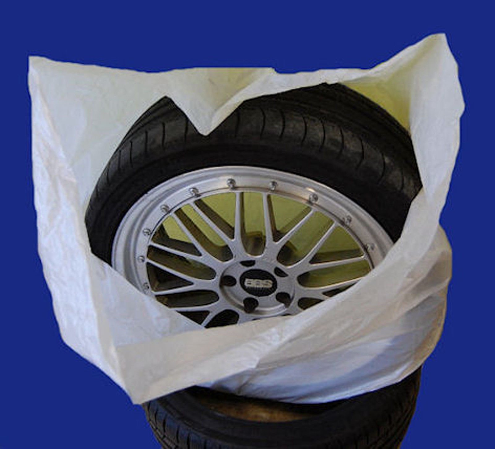 SW-Trade Germany Reifentaschen Set 4-teilig passend für alle Reifentypen bis 22 Zoll Reifentüten Reifensäcke Reifen Schutz Reifensack Reifenschutzhülle biologisch Abbaubar von SW-Trade Germany