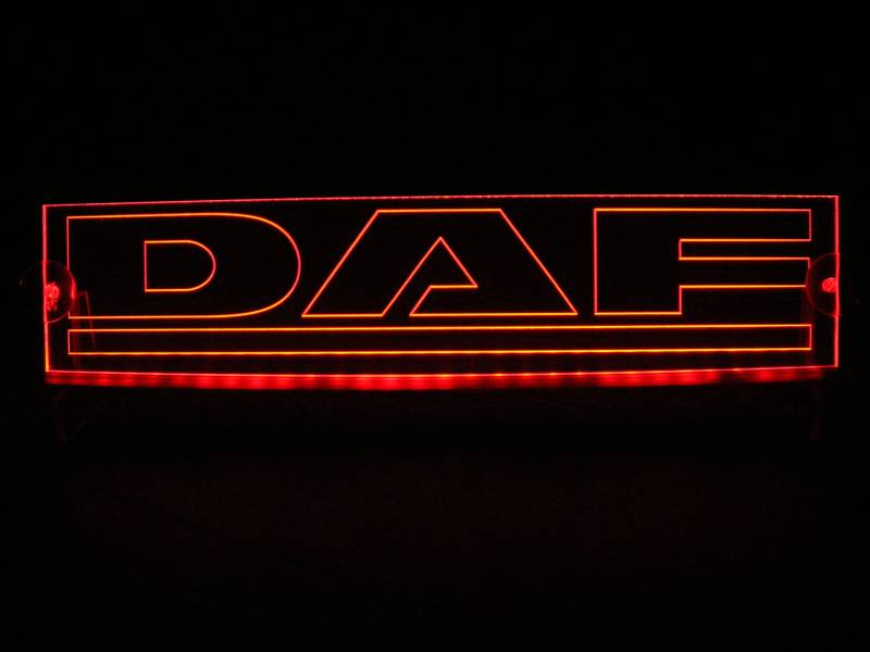 Sertplas Beleuchtete LKW-Platte. Anpassung an die Windschutzscheibe. Innenausstattung für Ihre Kabine. Farbe: Rot. Geeignet für alle DAF-Modelle. von Sertplas