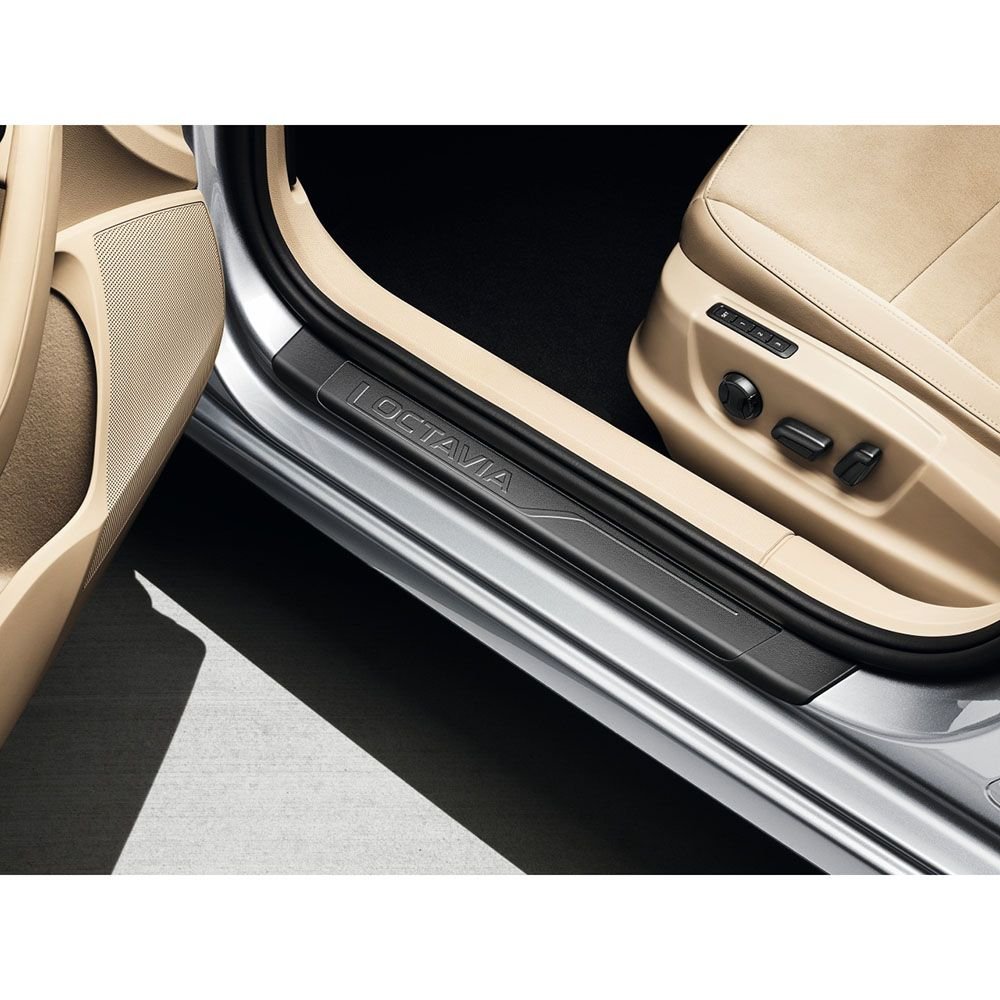 Skoda 5E0071303 Einstiegsleisten Set schwarz vorn hinten Türschweller Leisten Skoda 5E0071303 Einstiegsleisten Set schwarz vorn hinten Türschweller Leisten von Skoda