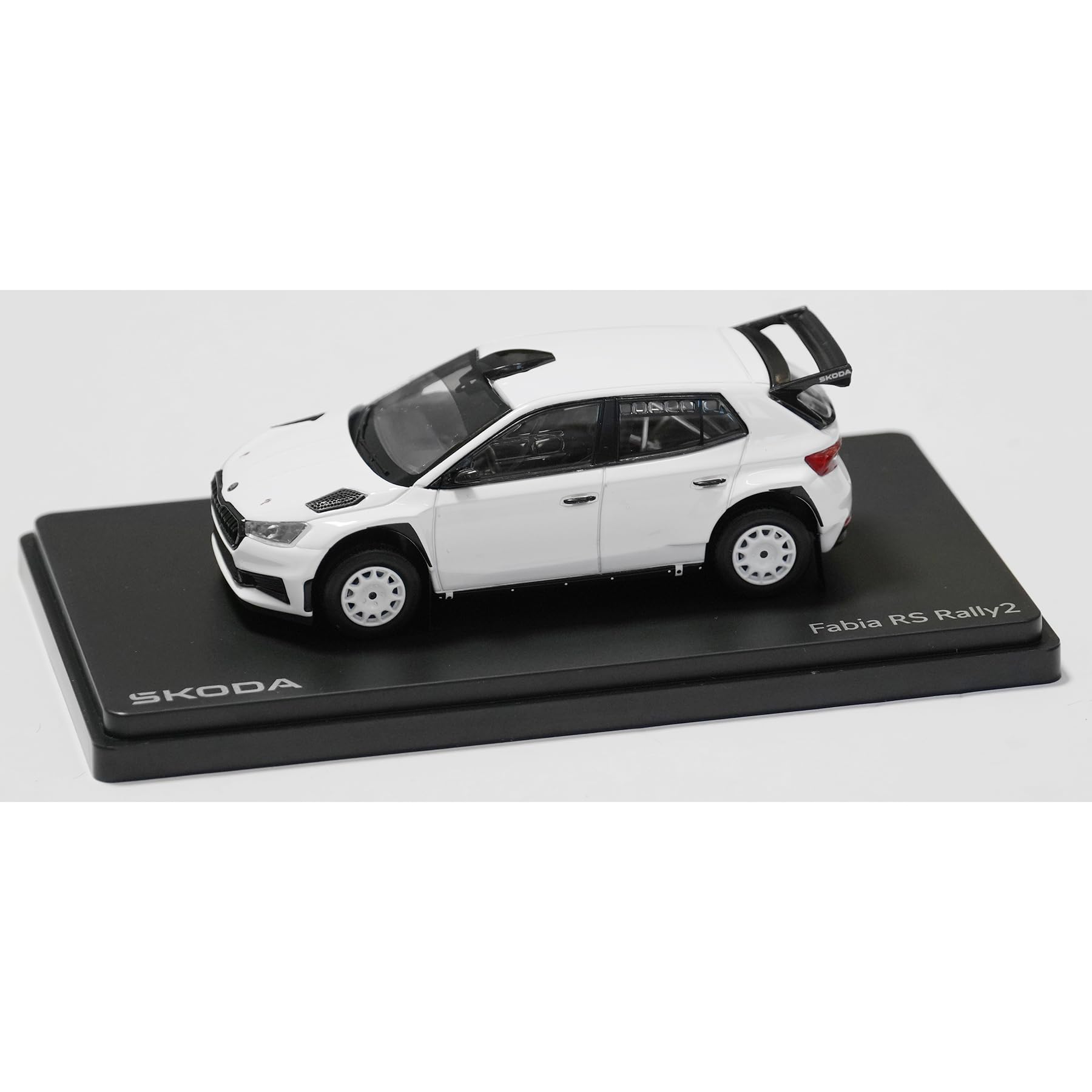 Skoda 6U0099300AC Modellauto Fabia RS Rally2 Miniatur Modell, Maßstab 1:43, weiß *** Gravel Wheels *** Skoda 6U0099300AC Modellauto Fabia RS Rally2 Miniatur Modell, Maßstab 1:43, weiß *** Gravel Wheels *** von Skoda