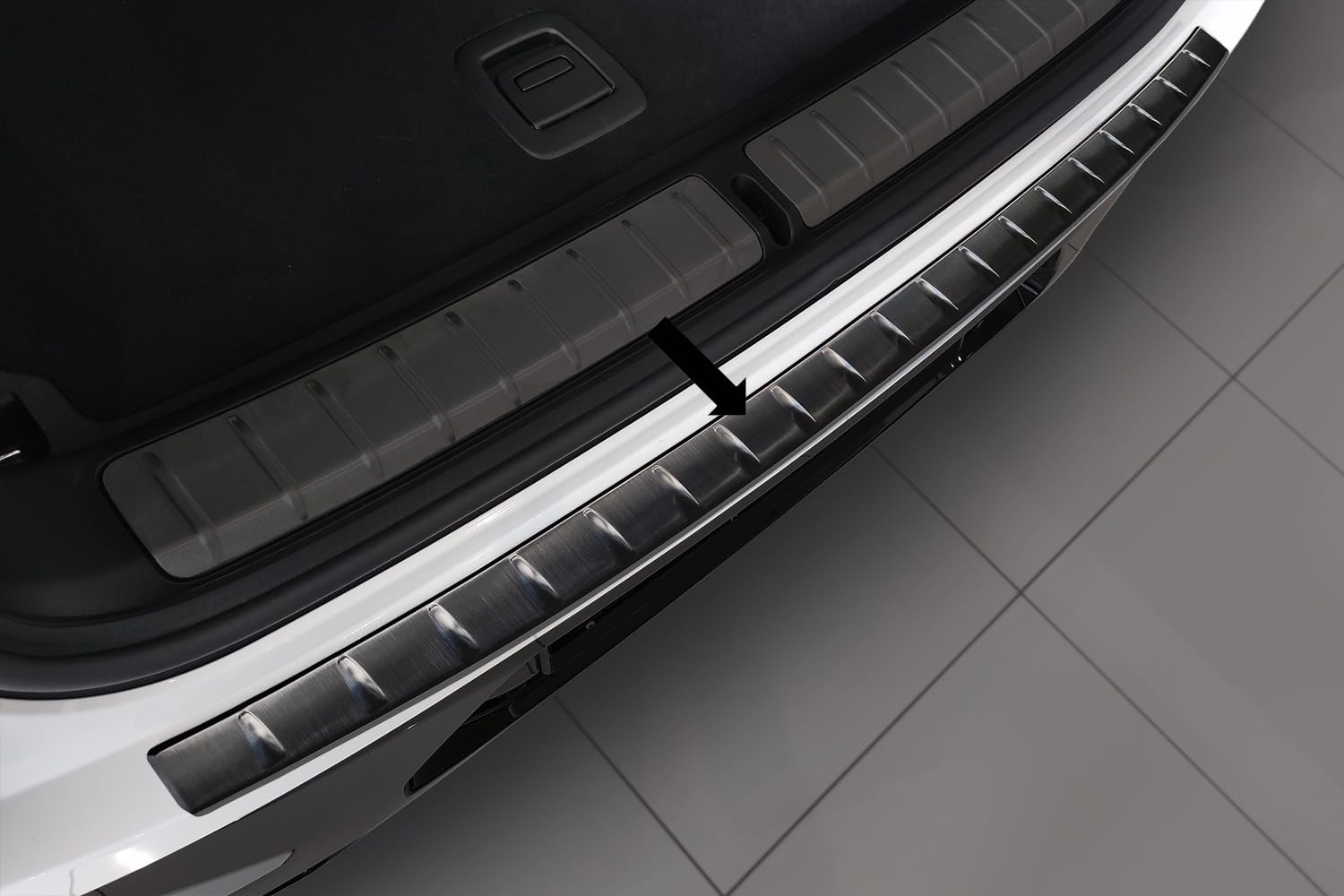 Ladekantenschutz Edelstahl schwarz Graphit kompatibel mit BMW X4 SUV Typ G02 ab Facelift Baujahr 08.2021- nur für M-Style Stoßstange 3245354 von Spangenberg