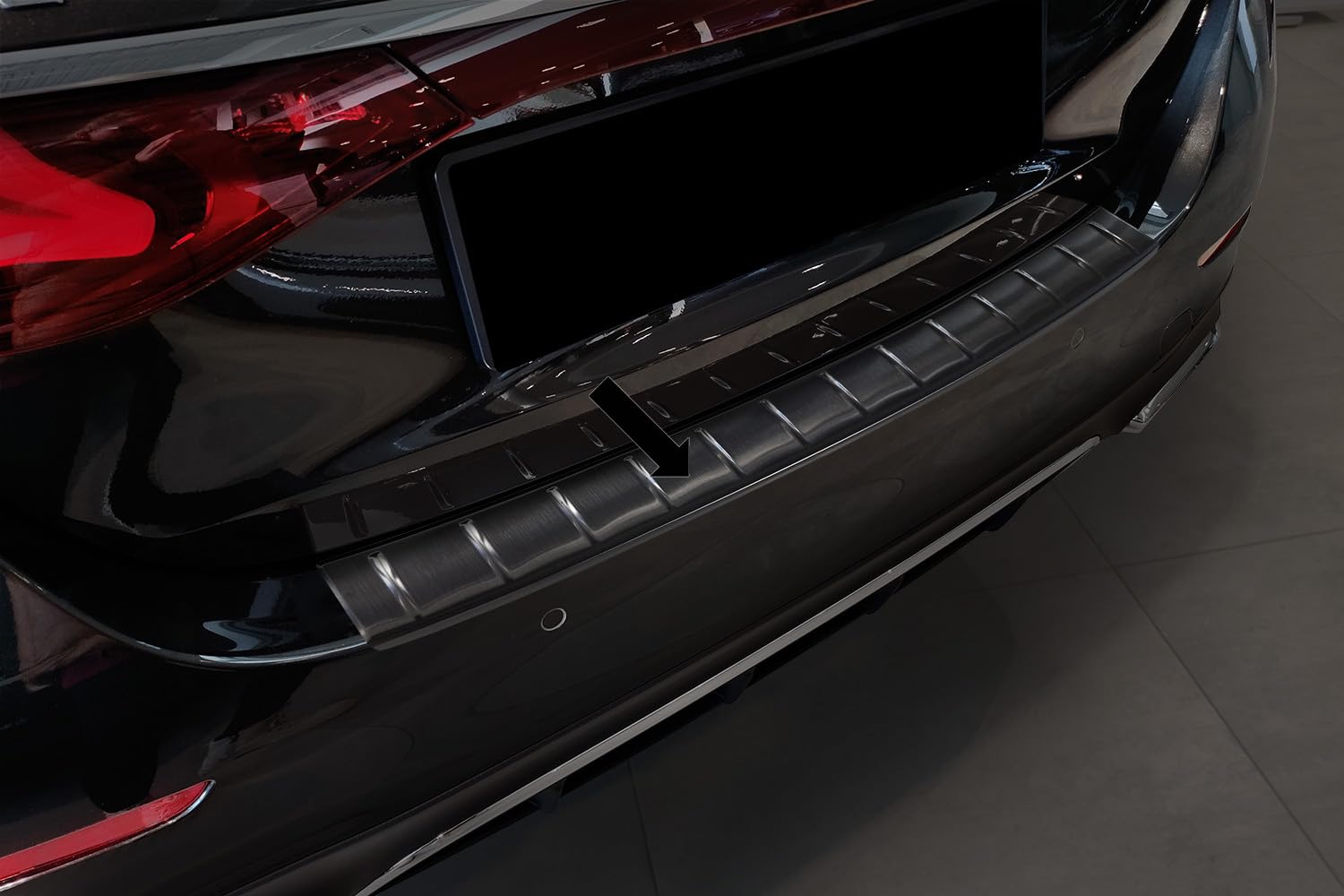 Ladekantenschutz Edelstahl schwarz Graphit kompatibel mit Mercedes E-Klasse Limousine W214 ab 04.2023- auch für AMG-Modelle 3245368 von Spangenberg